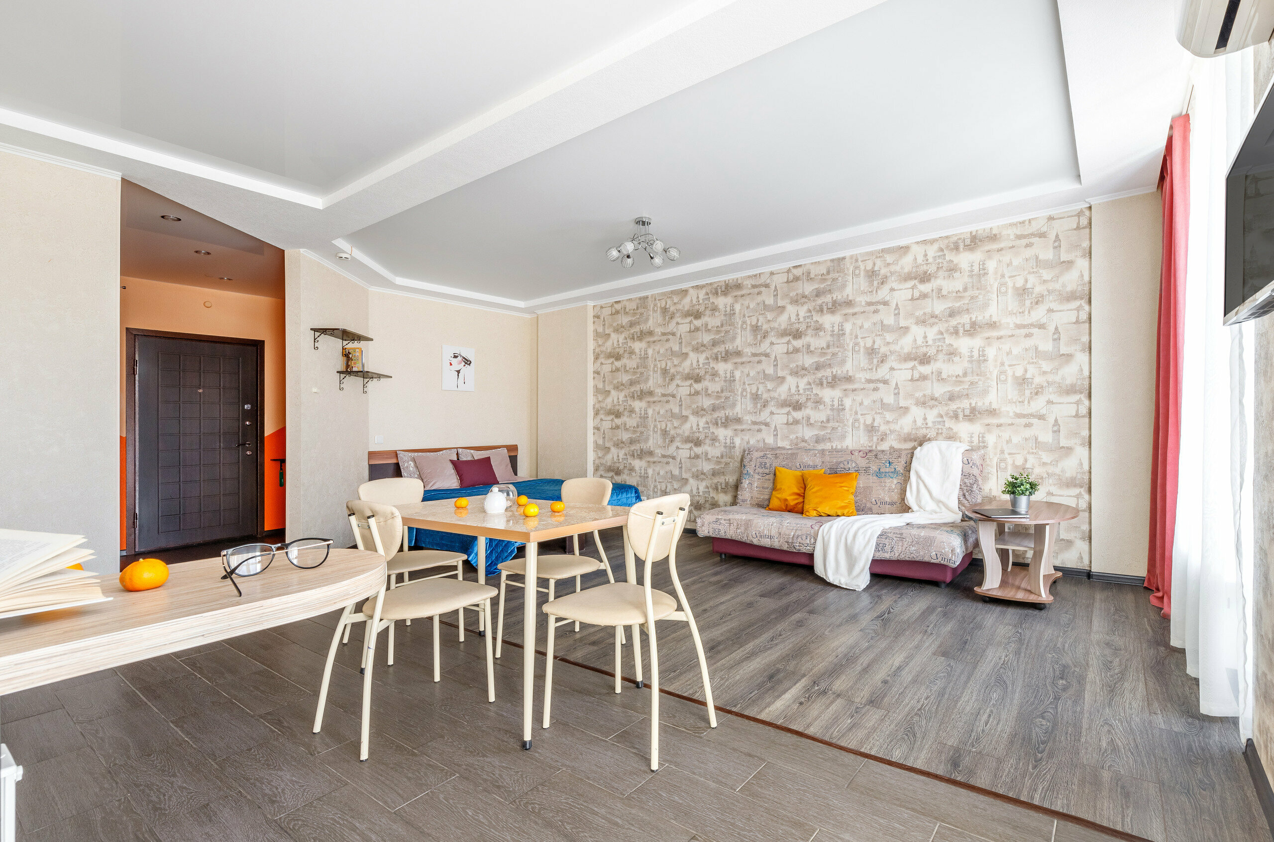 Номер-студия Делюкс с кроватью размера «queen-size»