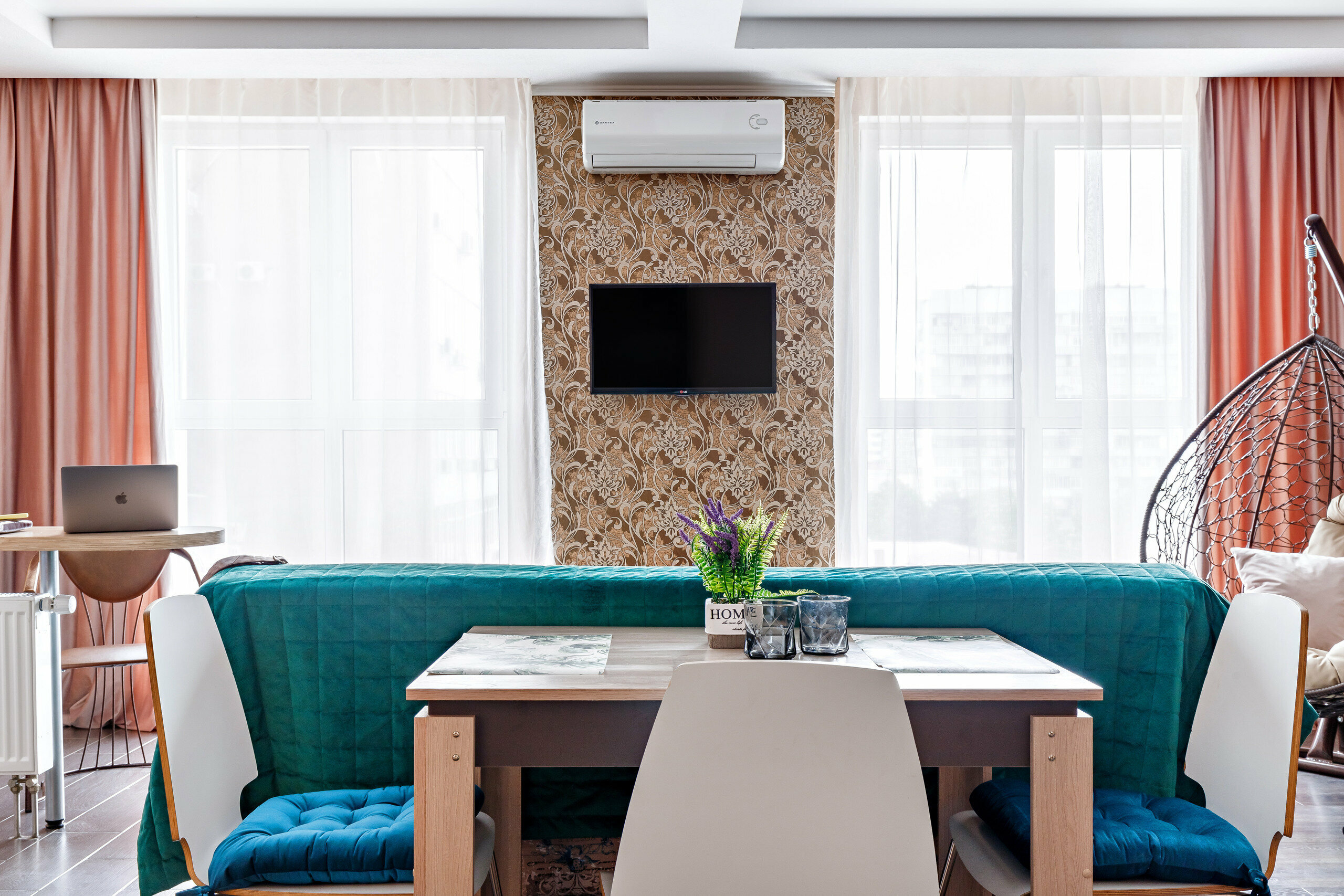 Номер-студия с кроватью размера «queen-size»