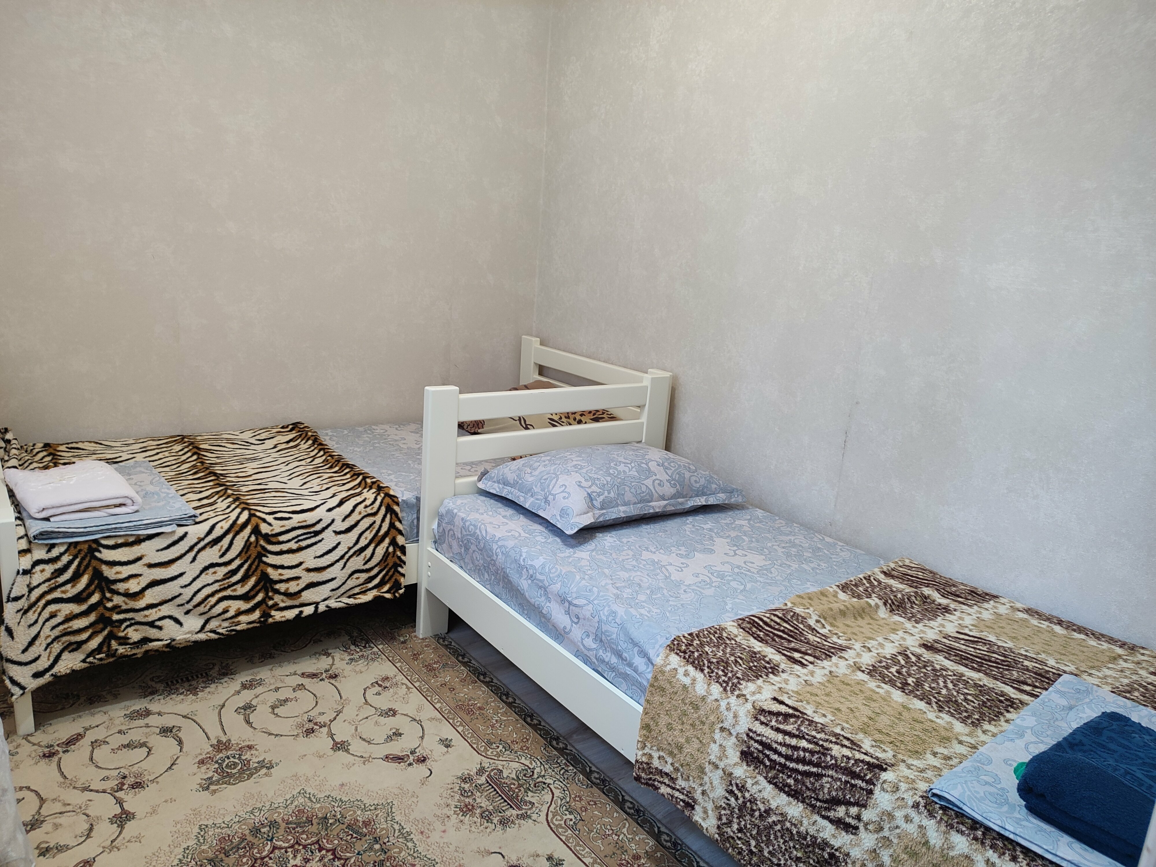 Четырехместный номер с ванной комнатой