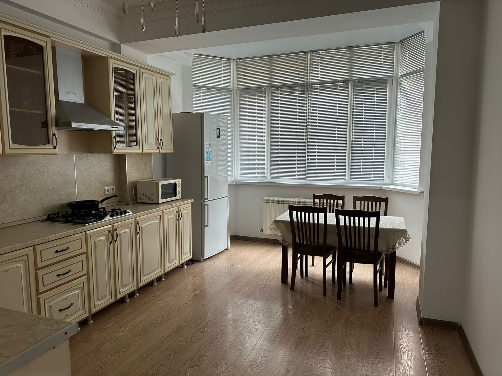 Четырехместный номер с ванной комнатой