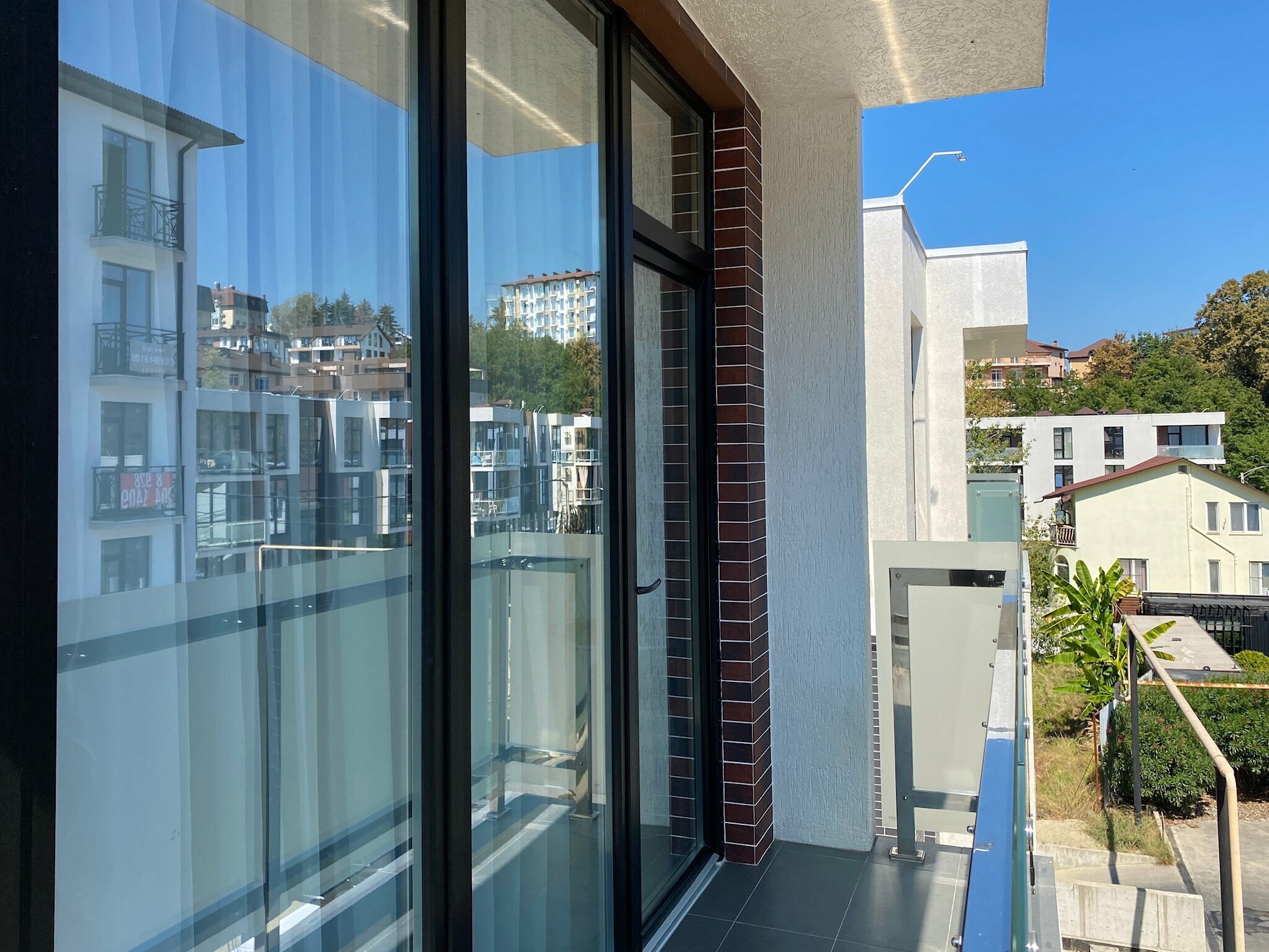 4-х местные апартаменты с балконом в жк c круглогодично подогреваемым бассейном +32 ° "Alicekeys" 13/90