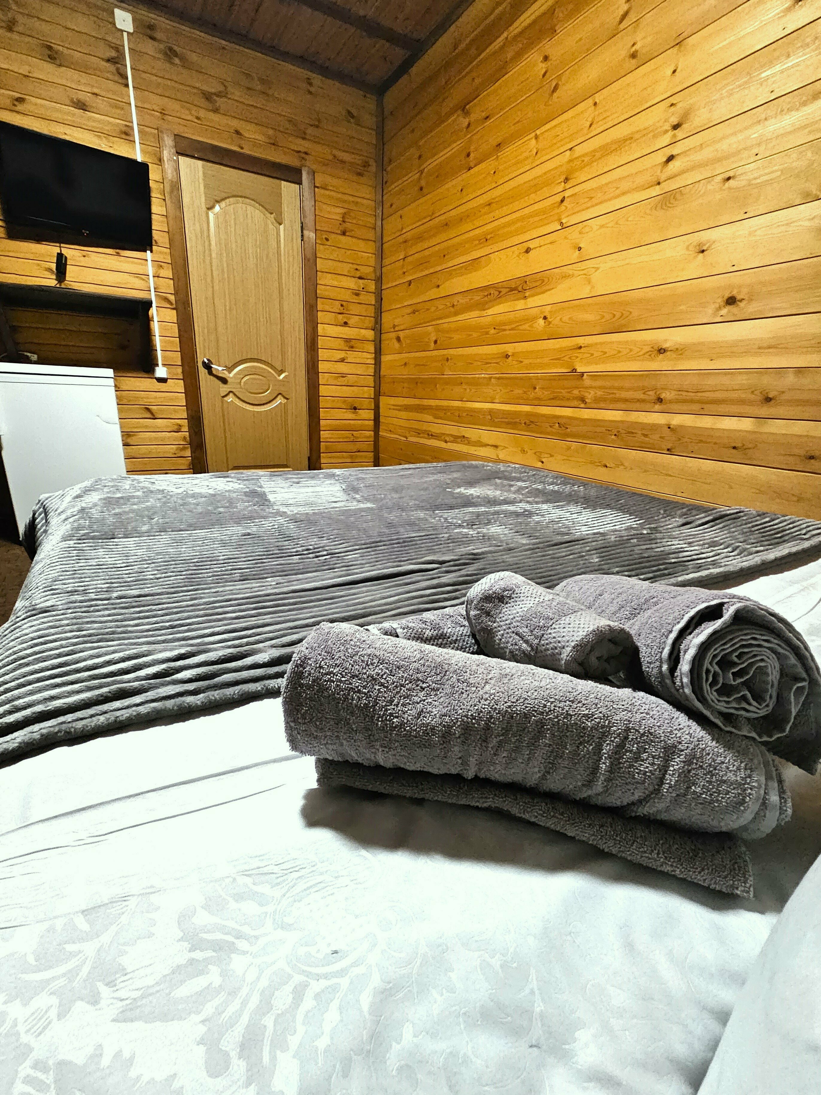 Трехместный номер «Комфорт» с душем