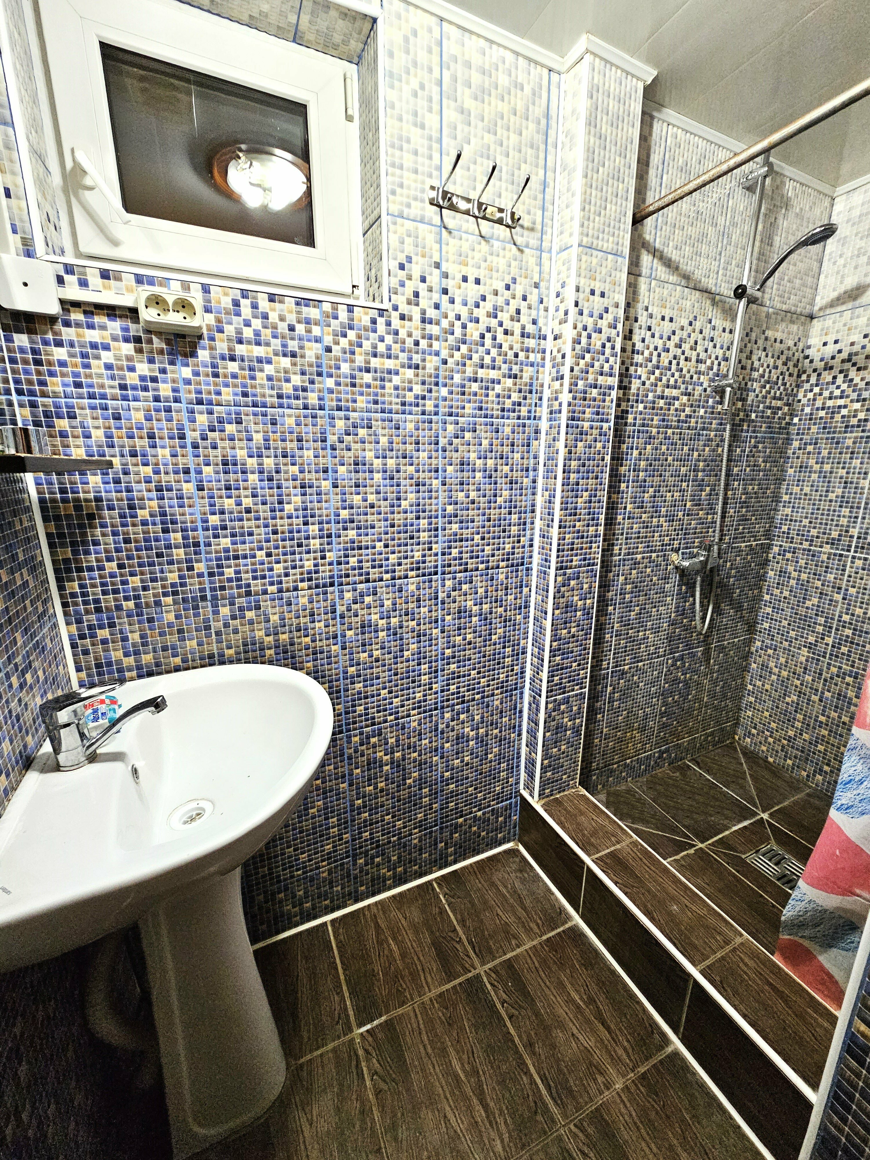 Двухместный номер с 1 кроватью и общей ванной комнатой