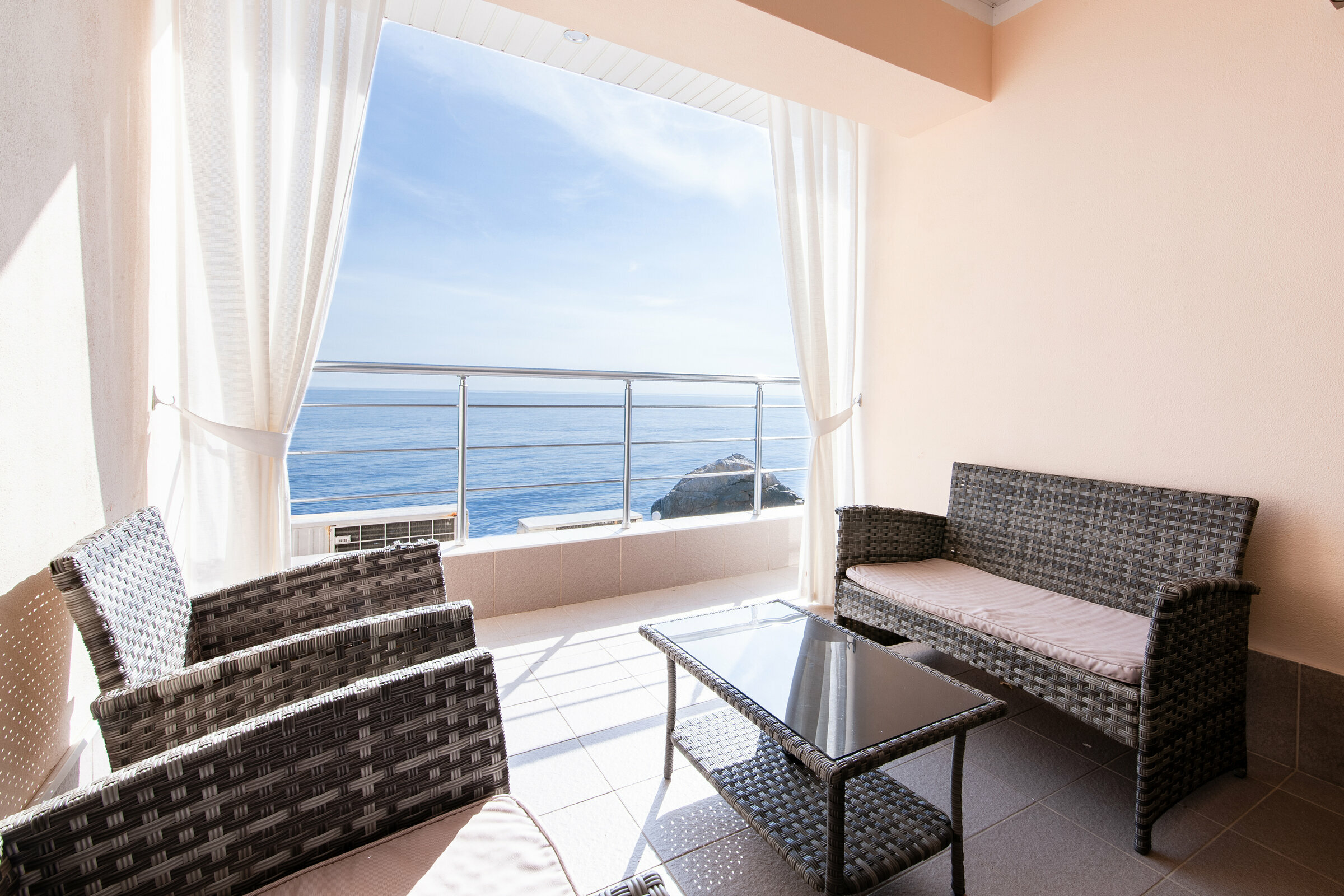 Апартаменты-студия с видом на море