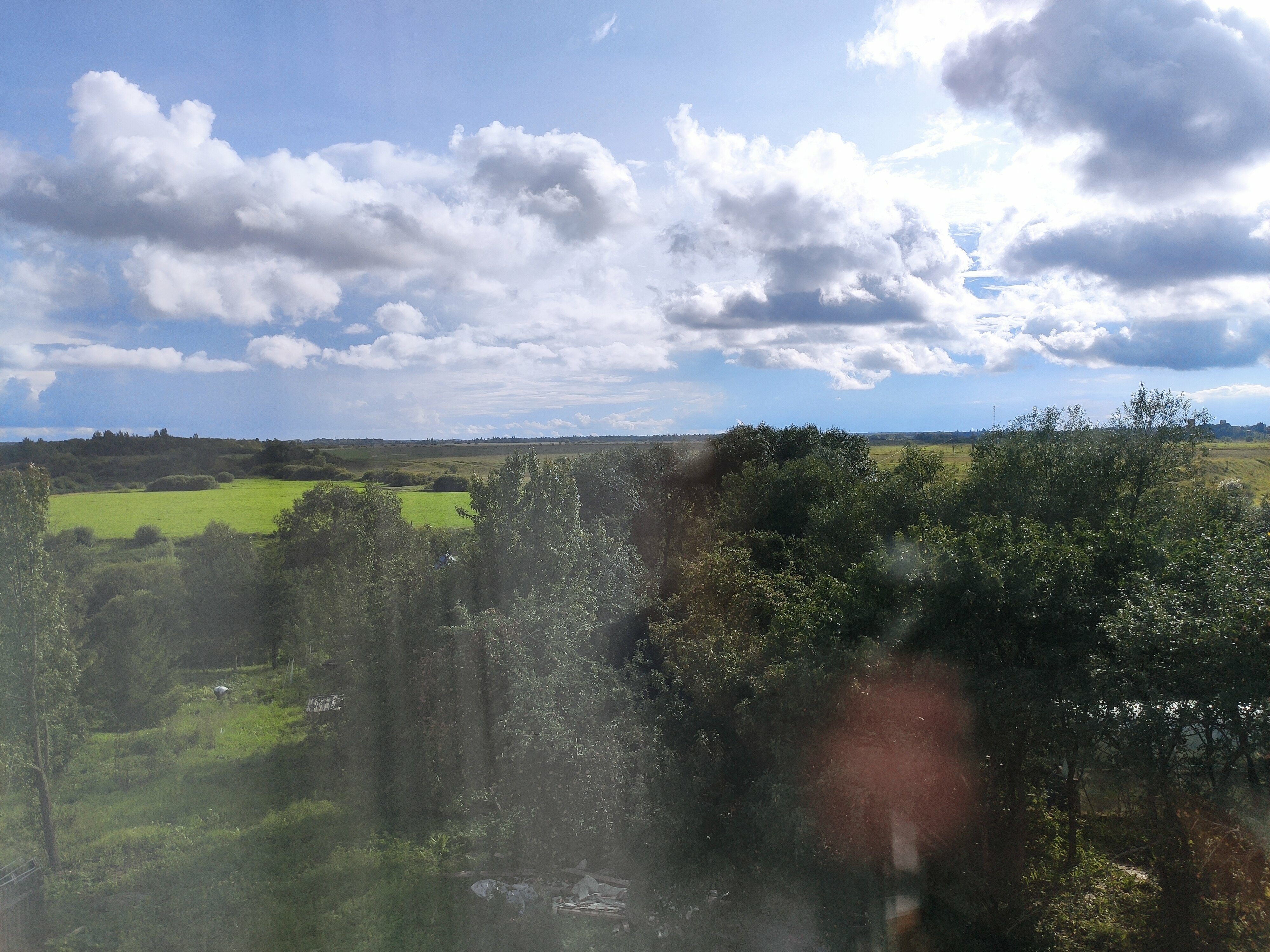 Трехместный номер с общей ванной комнатой