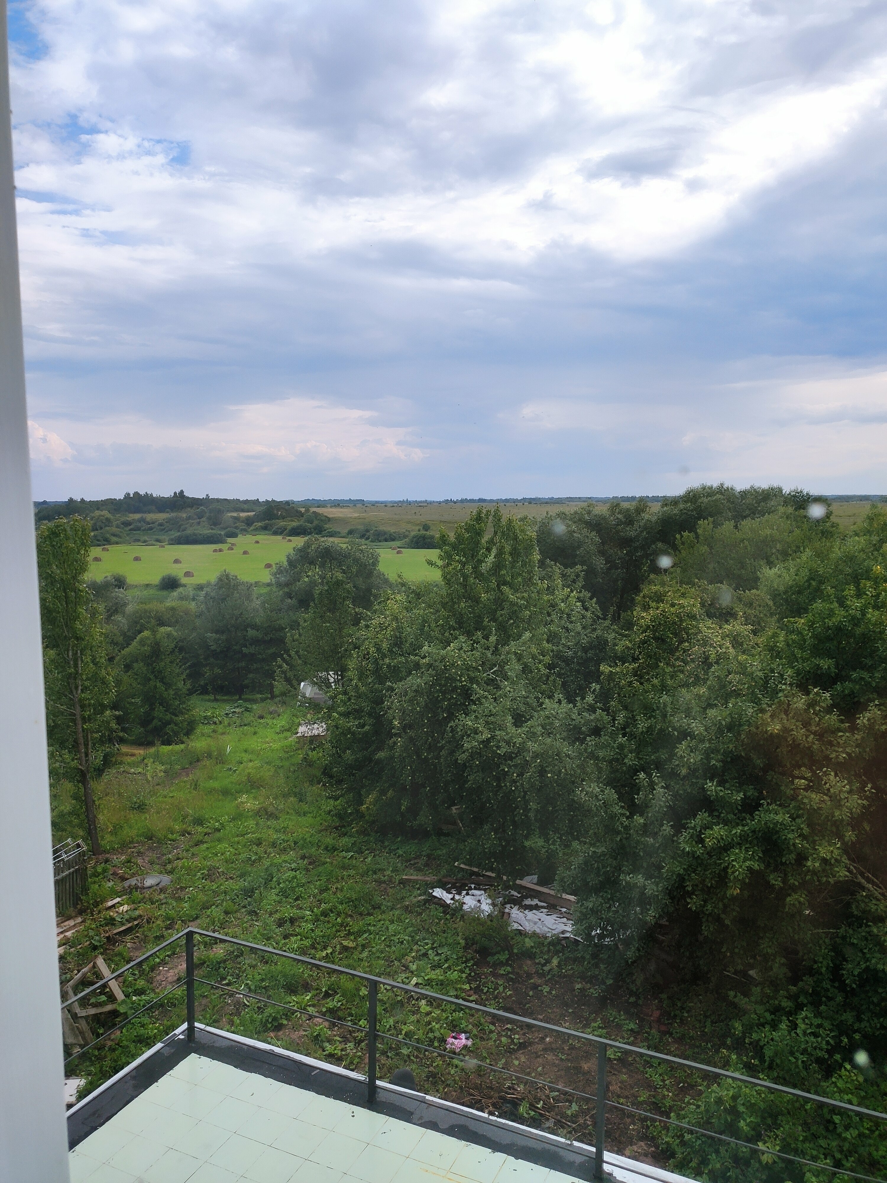 Трехместный номер с общей ванной комнатой