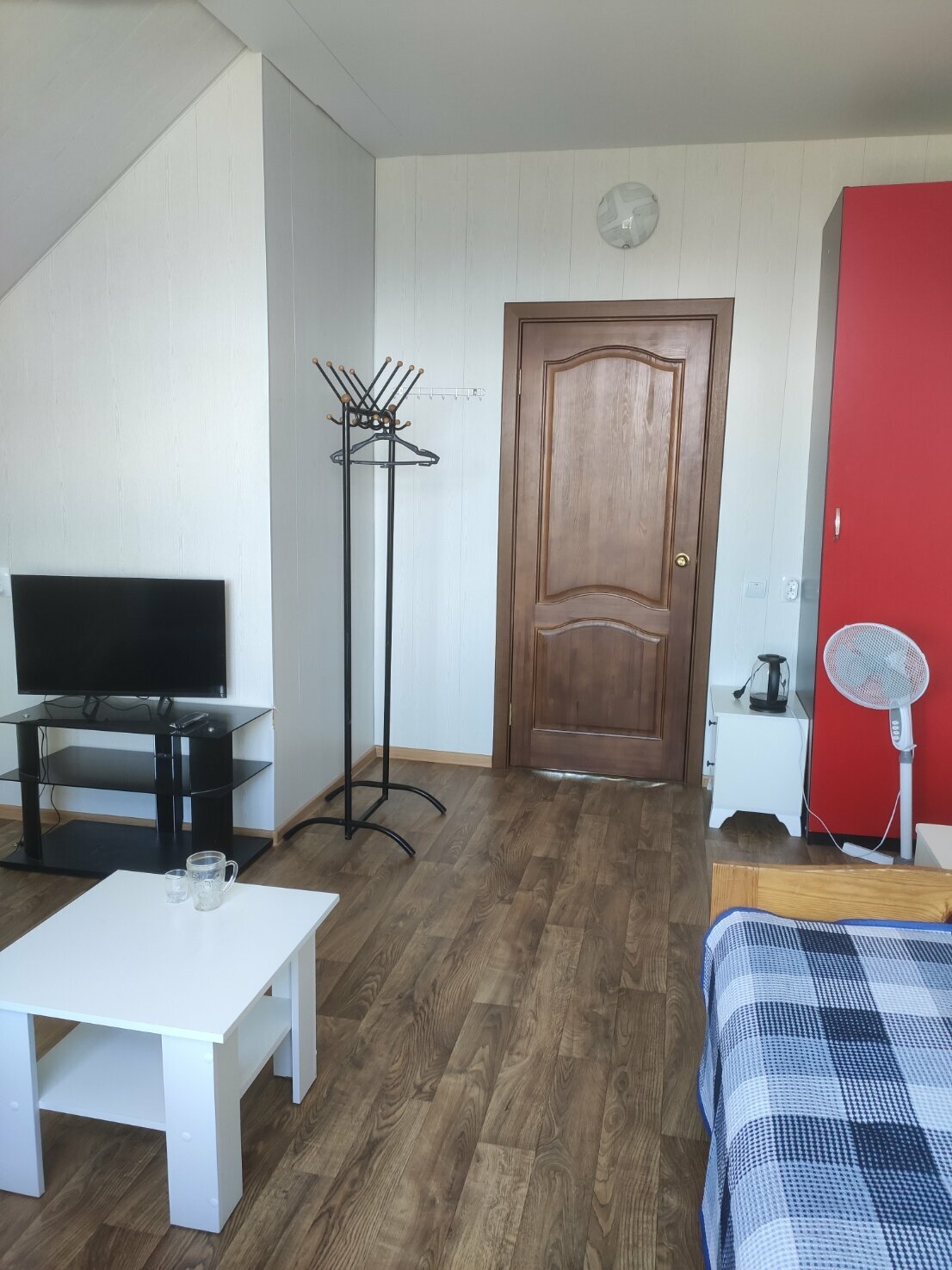 Трехместный номер с общей ванной комнатой