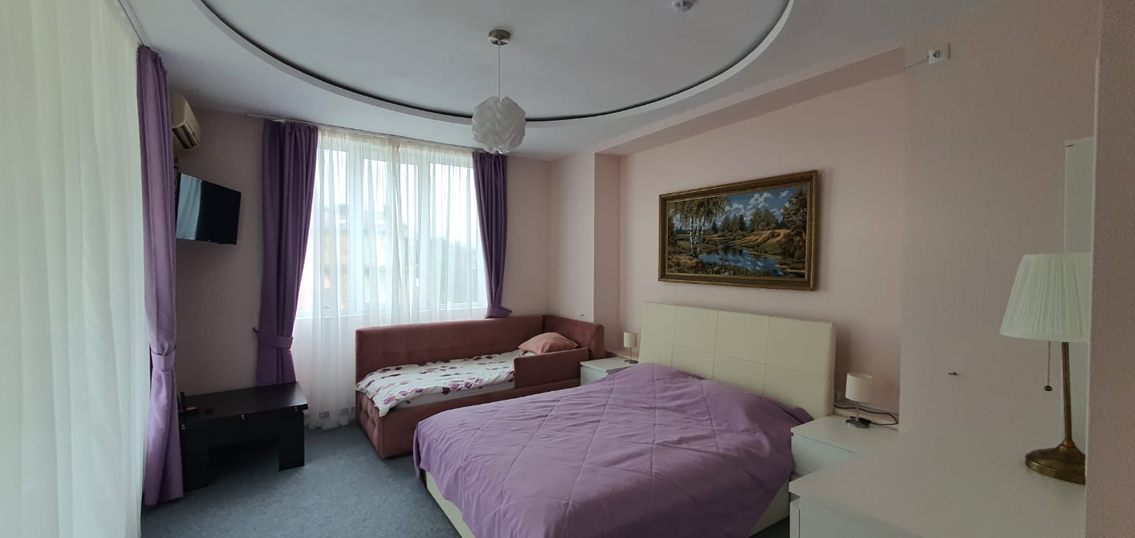 Трехкомнатные Апартаменты VIP с кухней двумя террасами с видом на море и горы