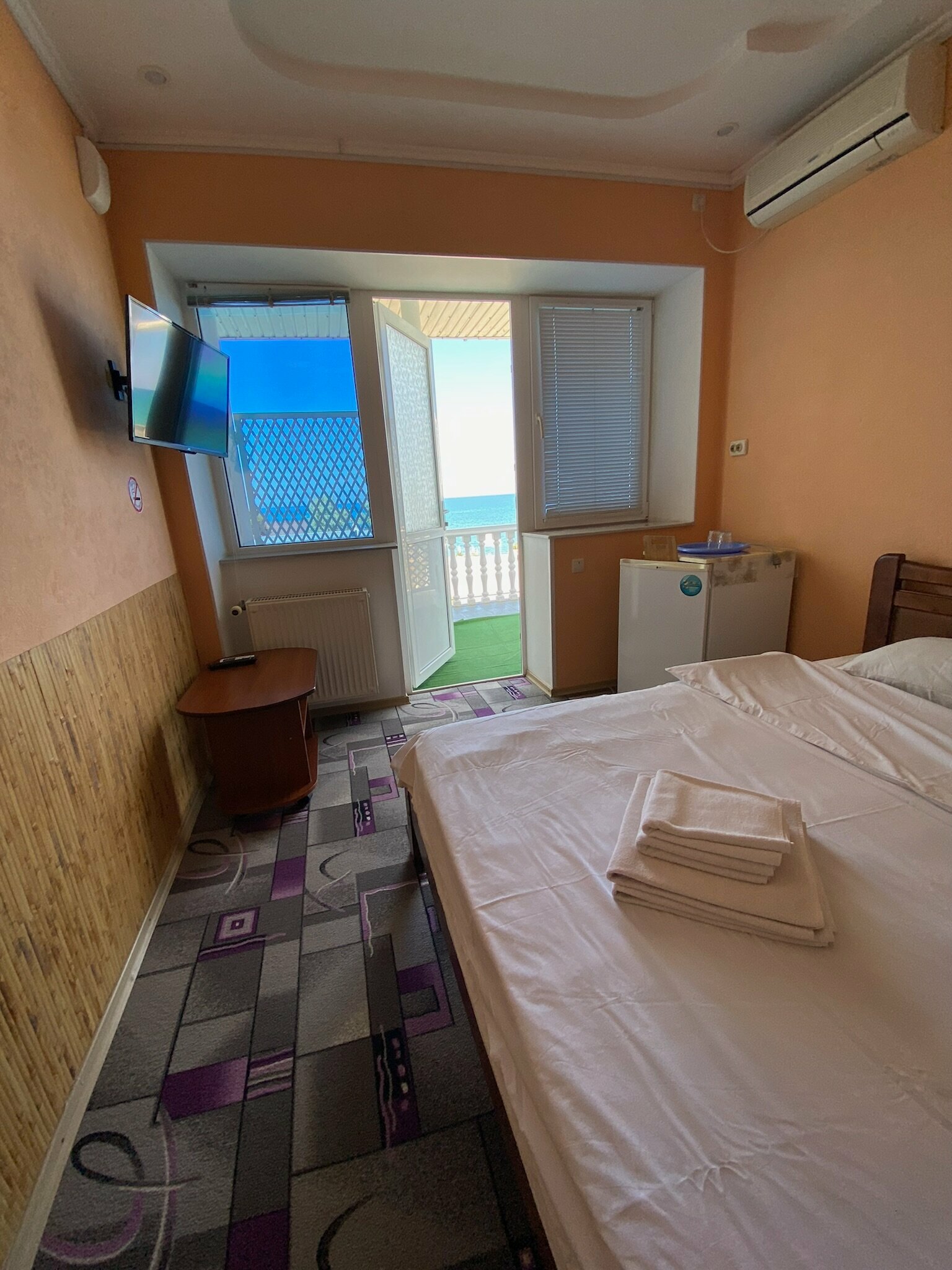 Двухместный  Премиум DBL, с кроватью "queen size" и отличным видом на море