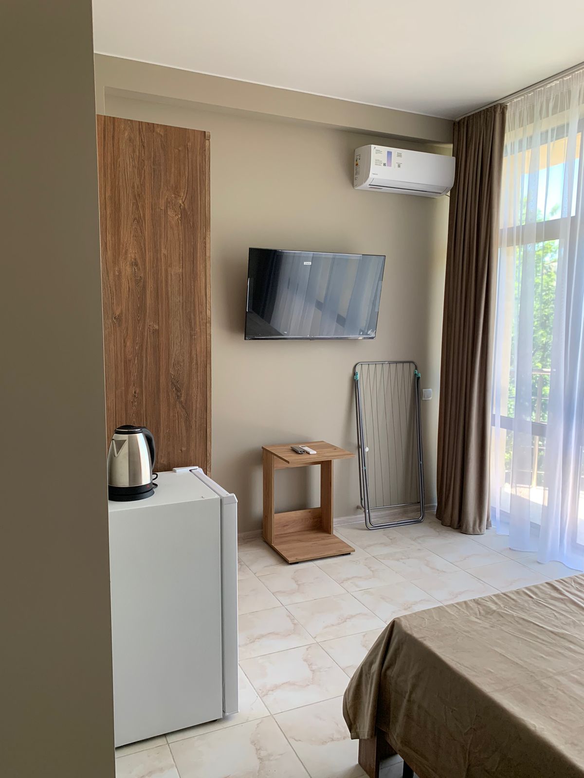 Двухместный номер Делюкс с 1 кроватью и боковым видом на море