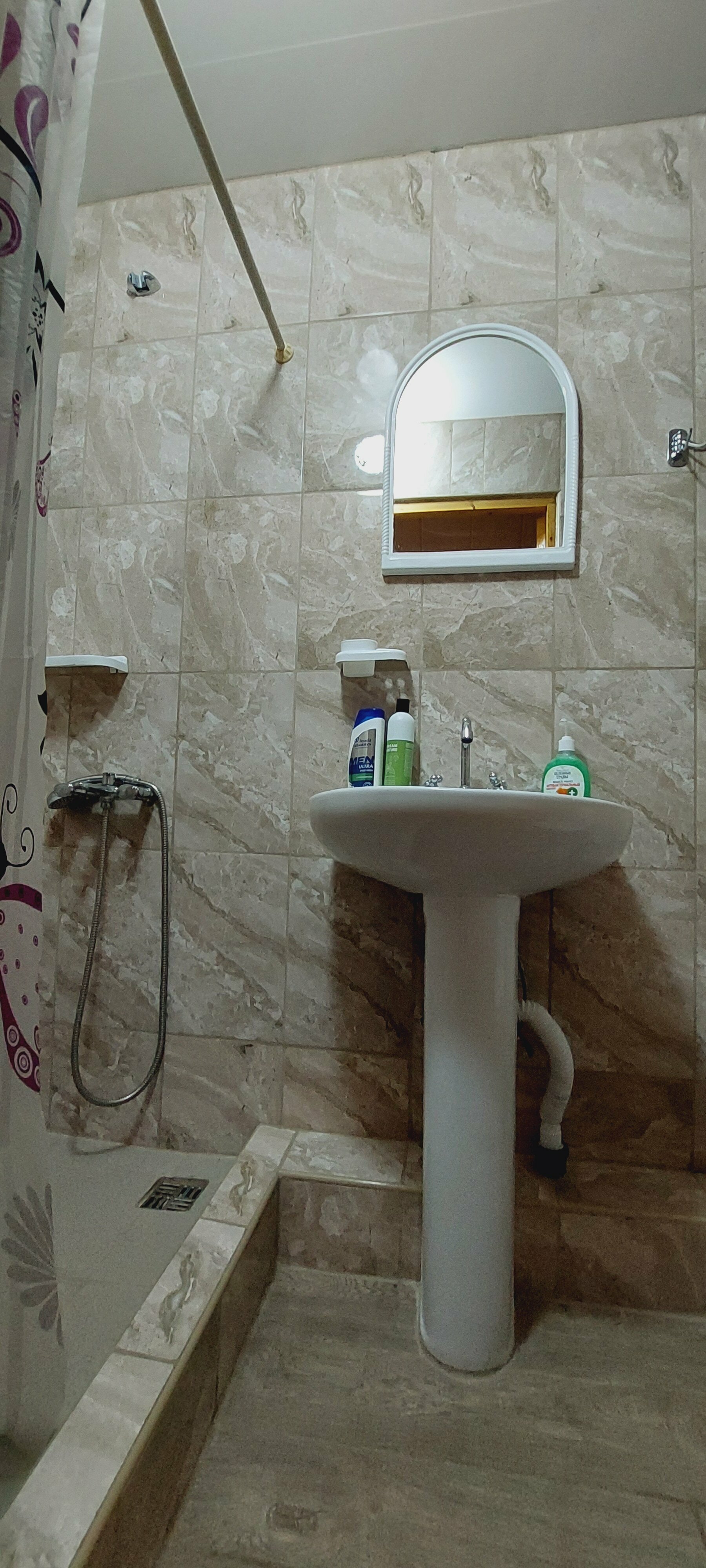 Cемейный номер с собственной ванной комнатой