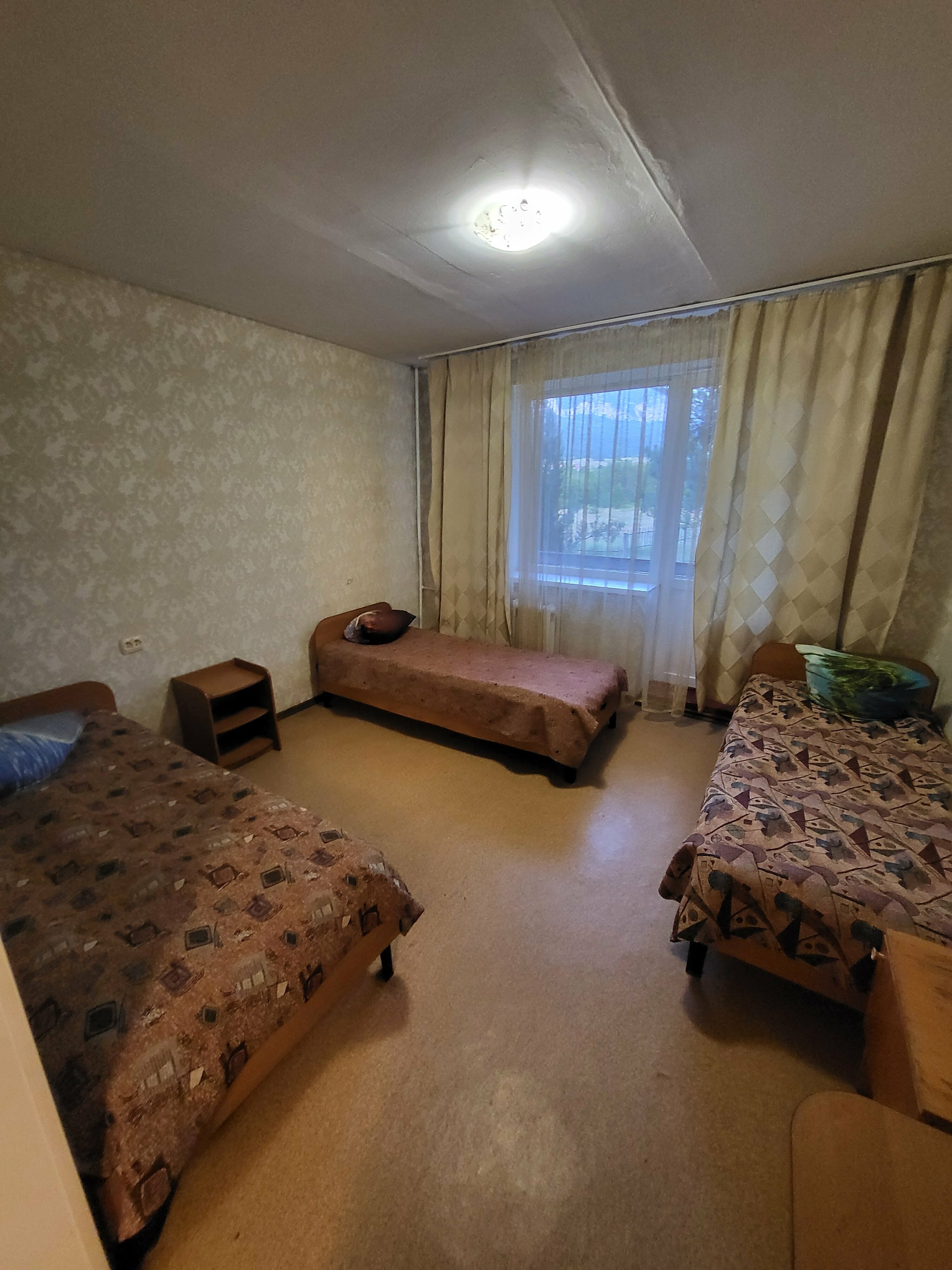 Трехместный номер «Комфорт» с душем