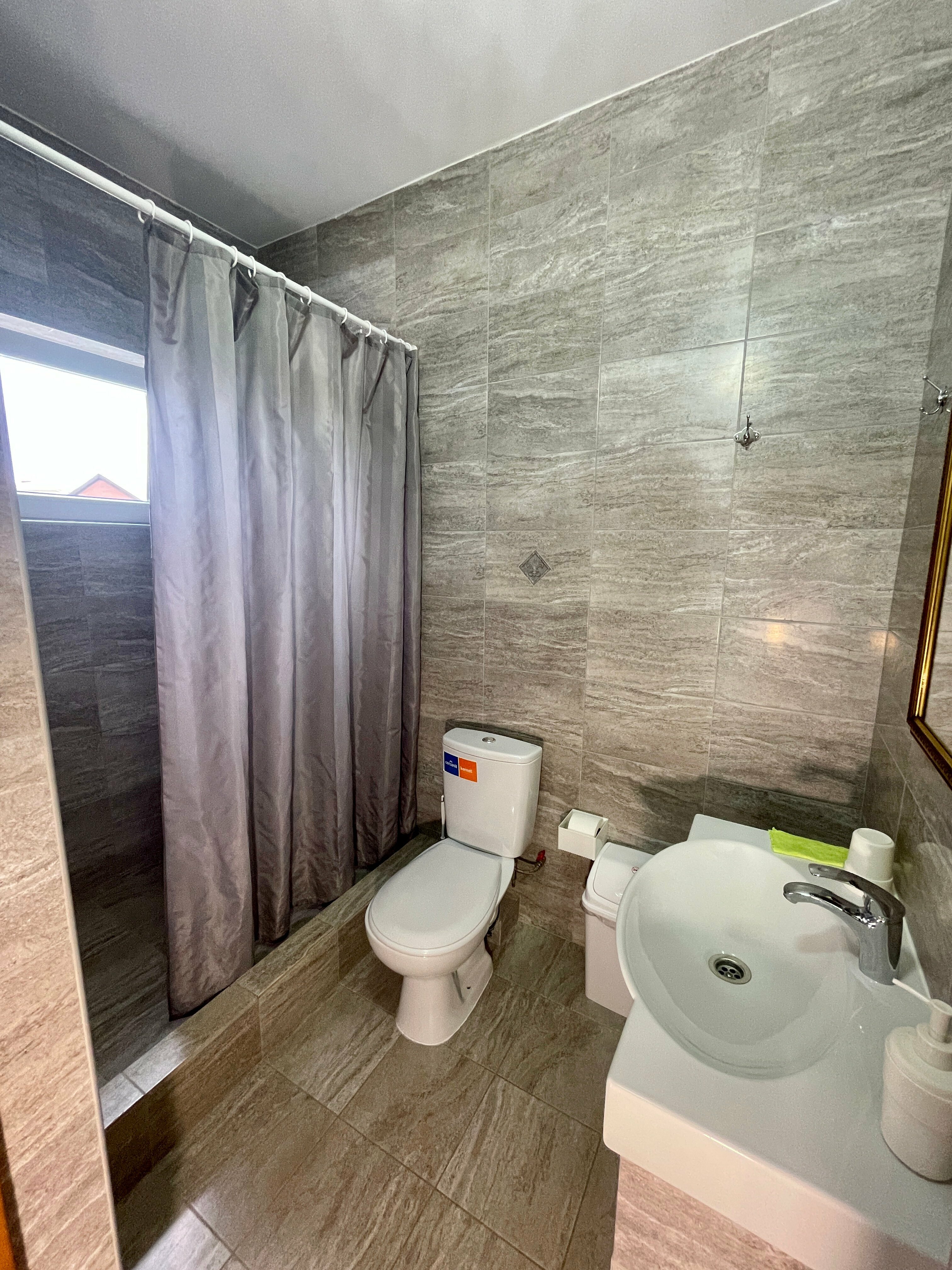 Двухместный номер Делюкс с 1 кроватью и боковым видом на море