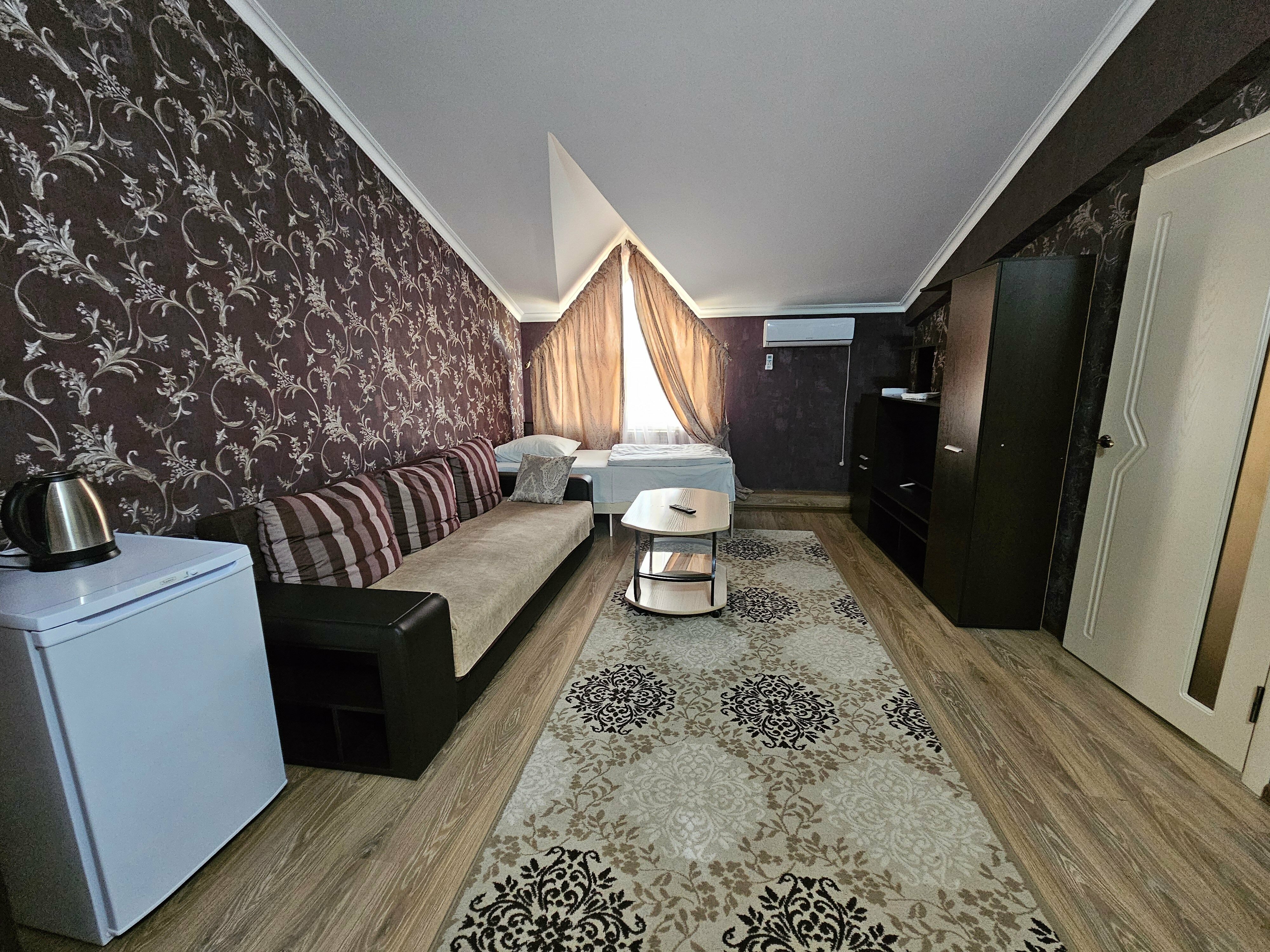 Четырехместный номер с ванной комнатой