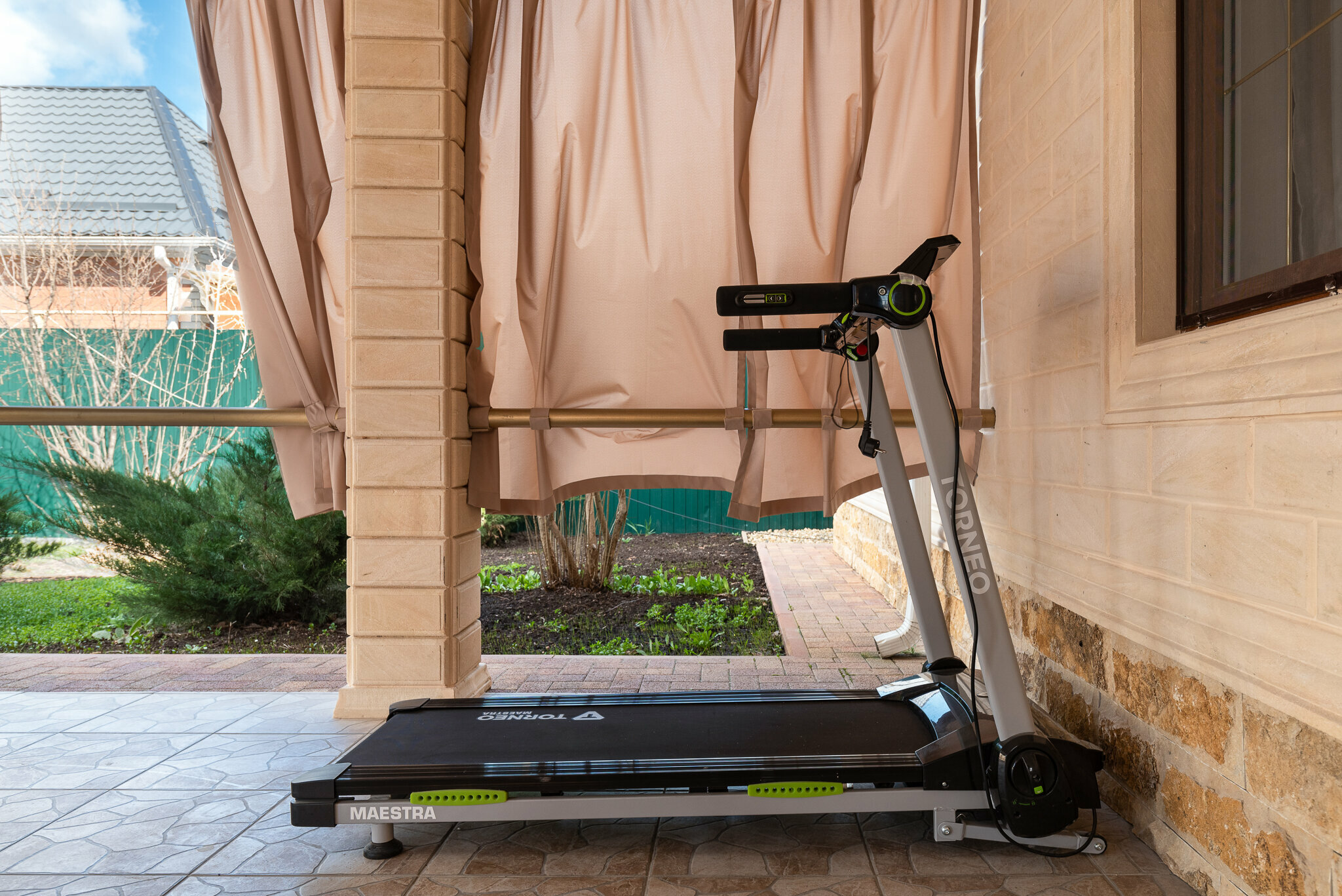 Дом с собственным бассейном