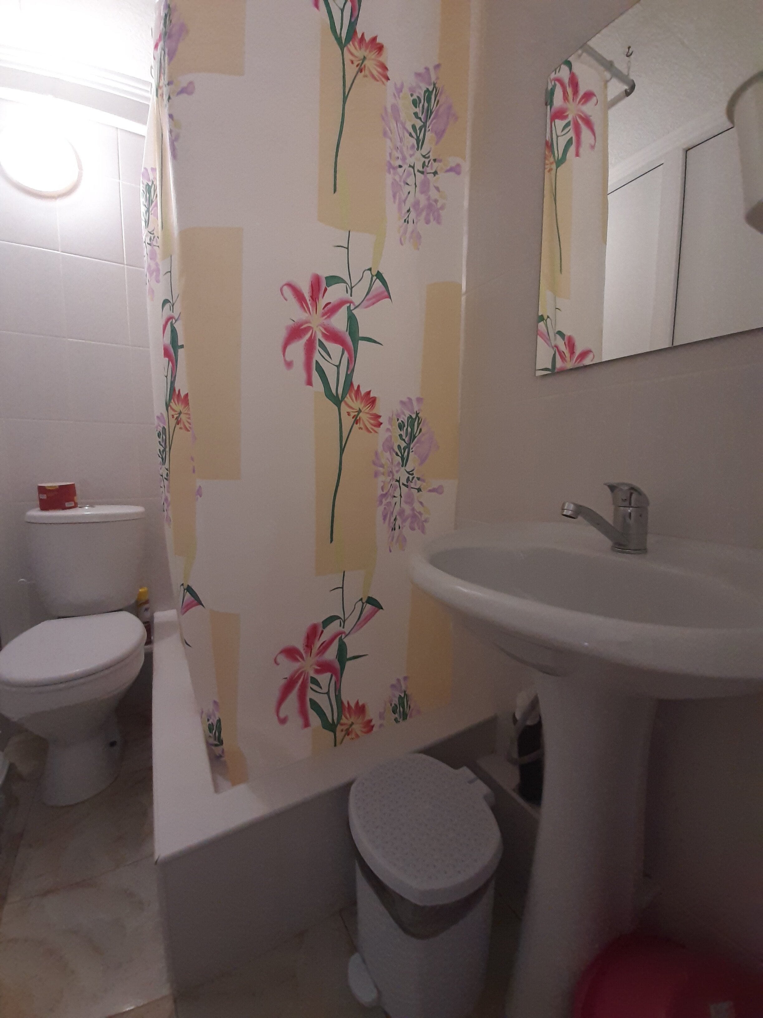 Четырехместный номер с общей ванной комнатой