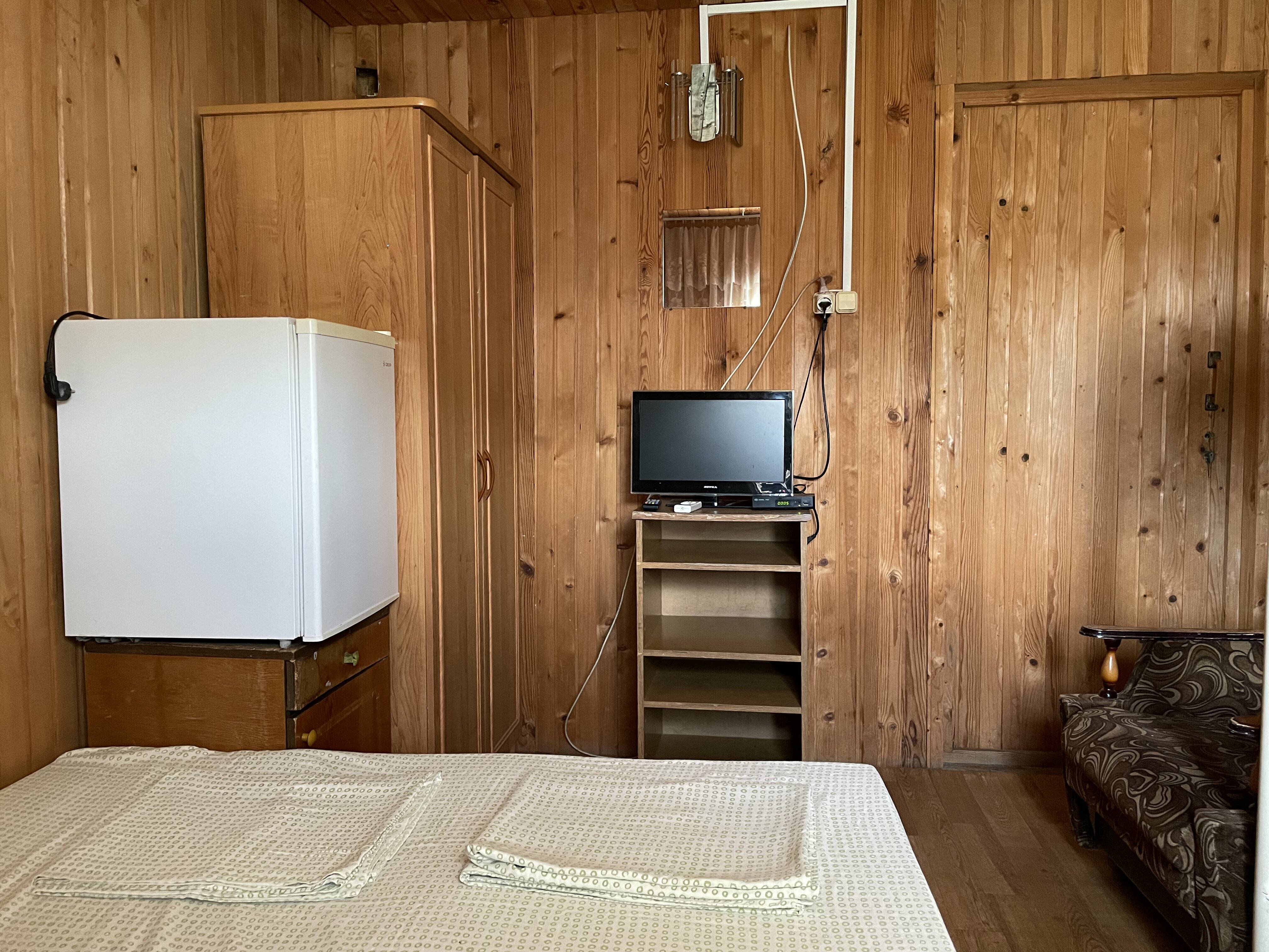 Семейный номер с общей ванной комнатой