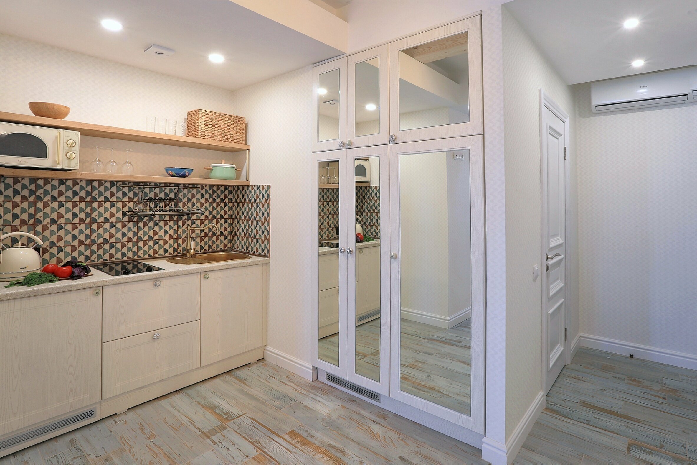 Улучшенный люкс