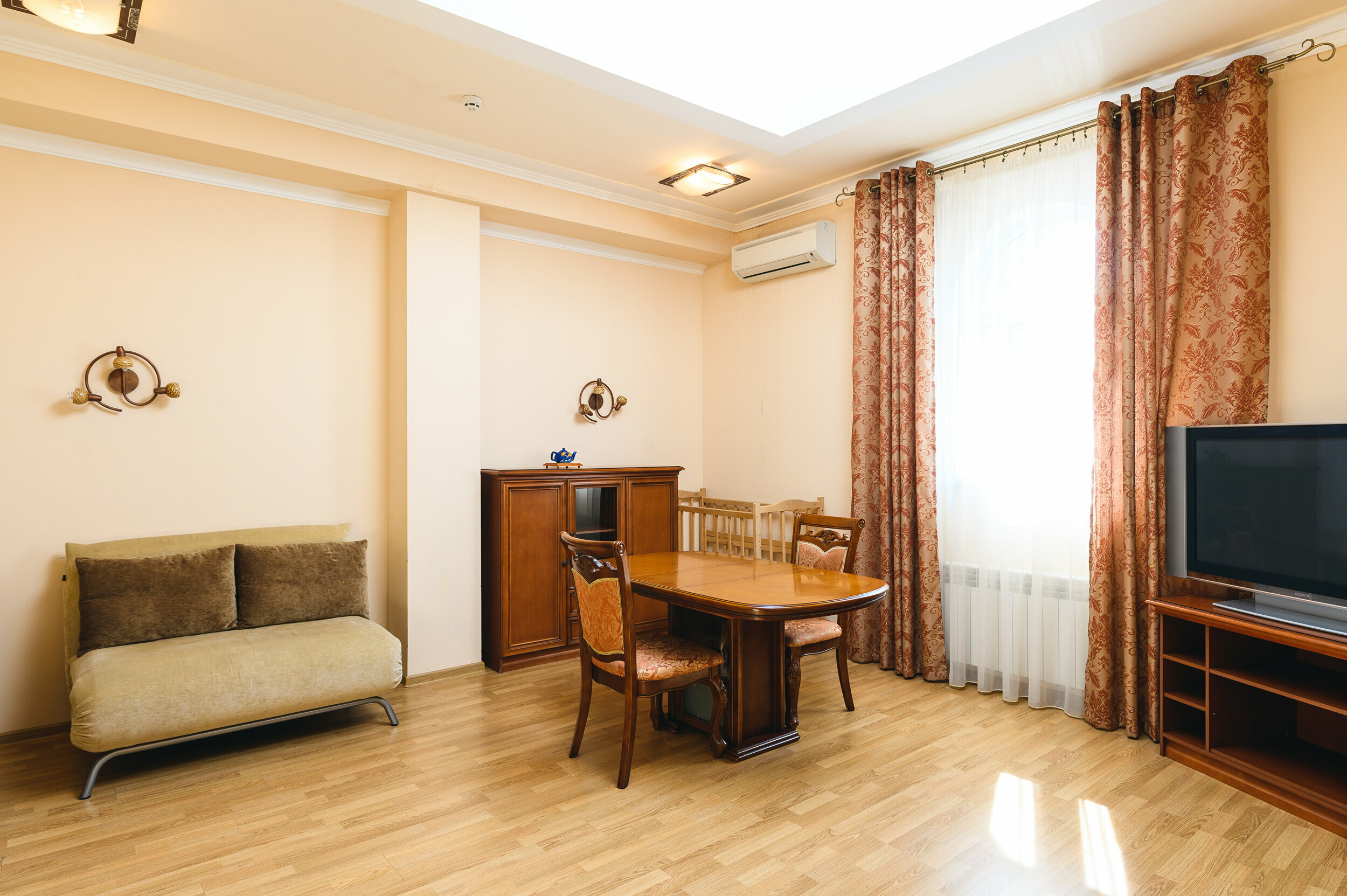 31-Люкс 78 м кв. кухонный уголок, 2 комнаты (без балкона, вид на горы), 3 этаж