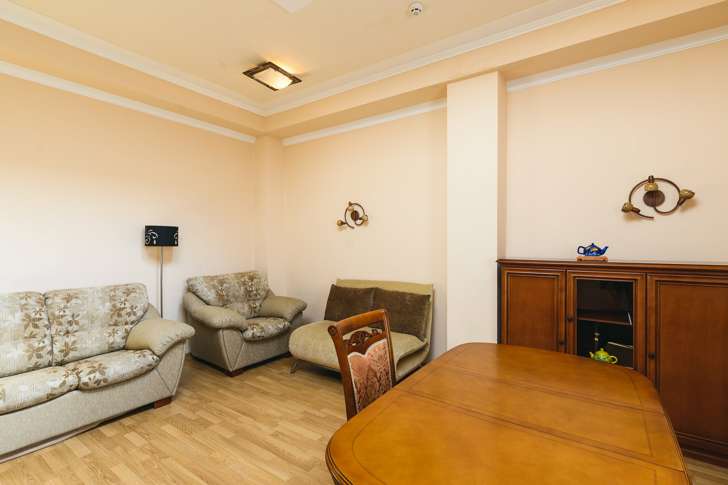 31-Люкс 78 м кв. кухонный уголок, 2 комнаты (без балкона, вид на горы), 3 этаж