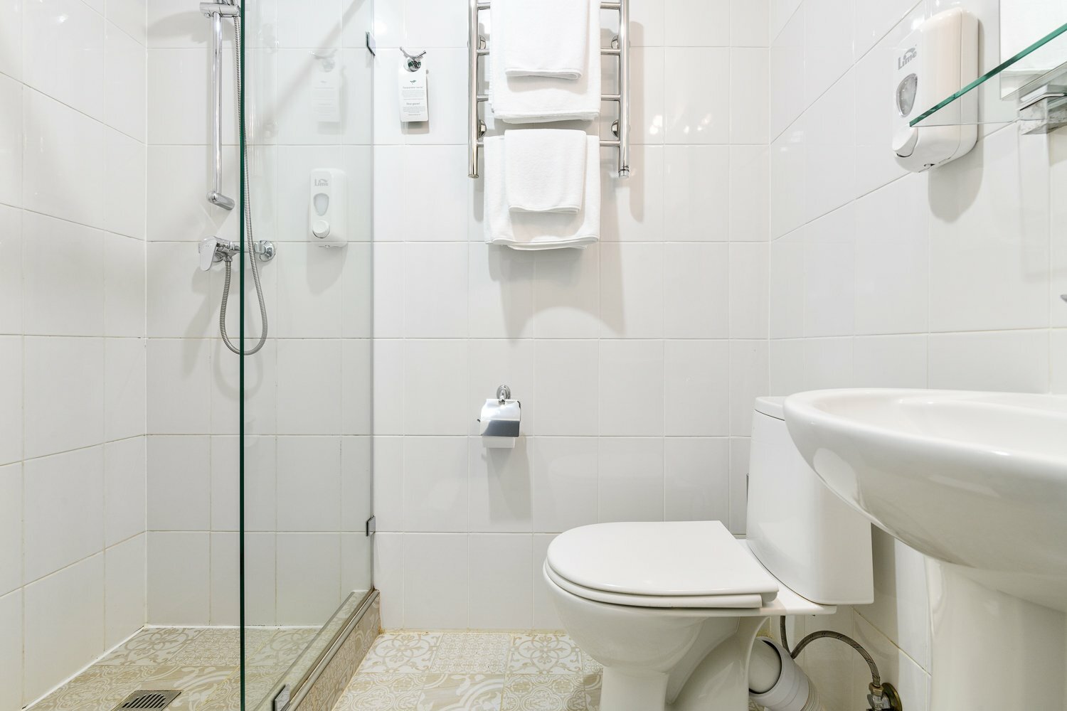 Улучшенный номер с кроватью размера «king-size» или 2 отдельными кроватями