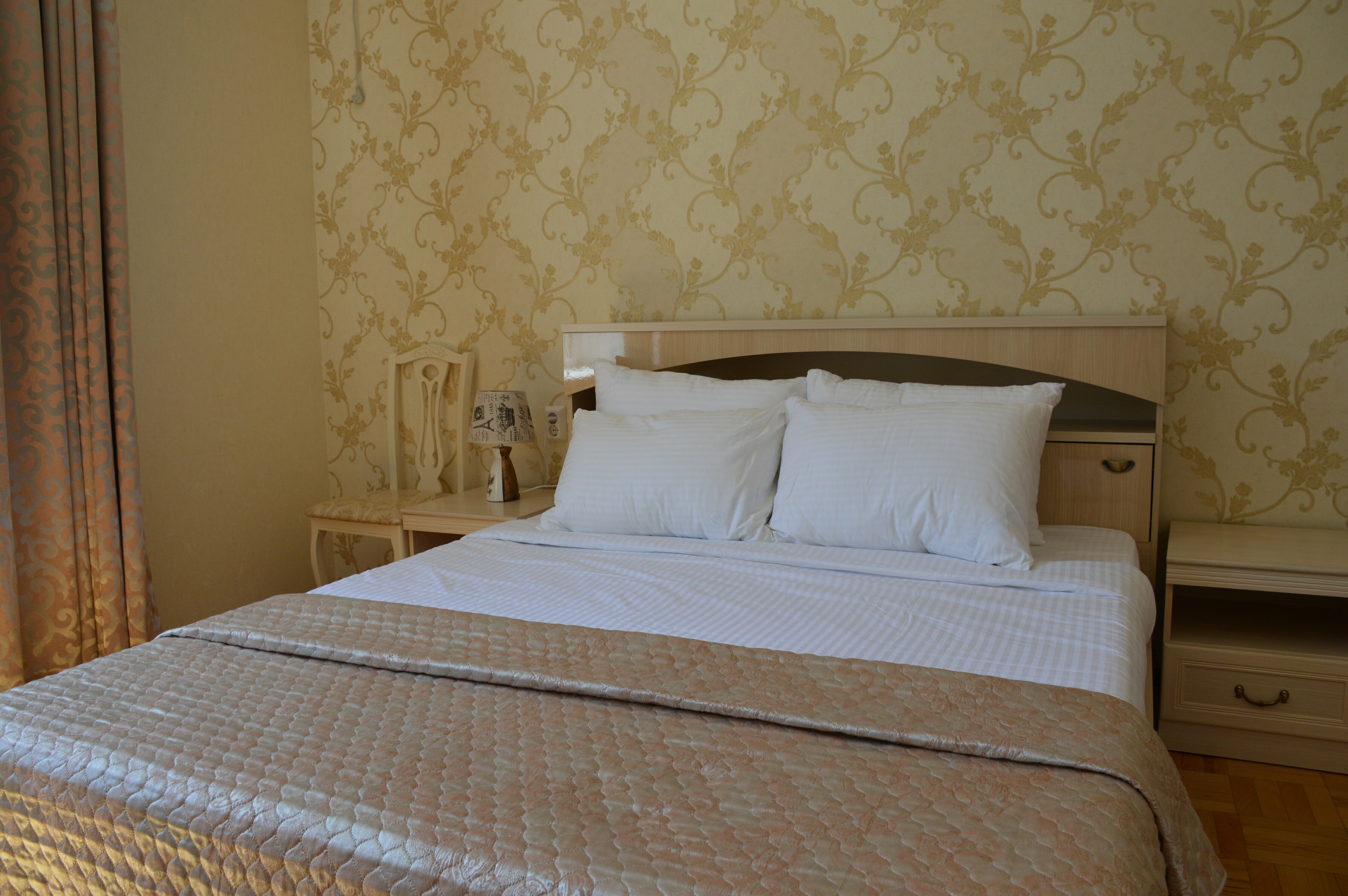 Cемейный номер с собственной ванной комнатой