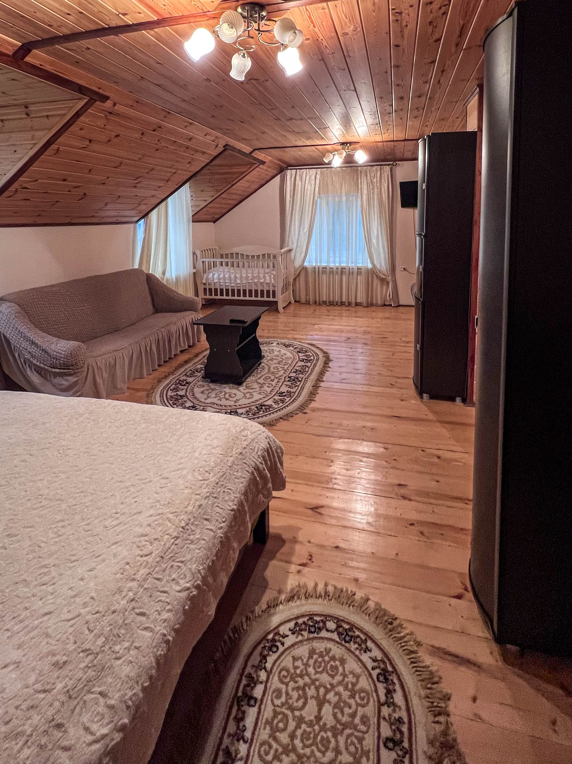 Семейный номер с видом на горы