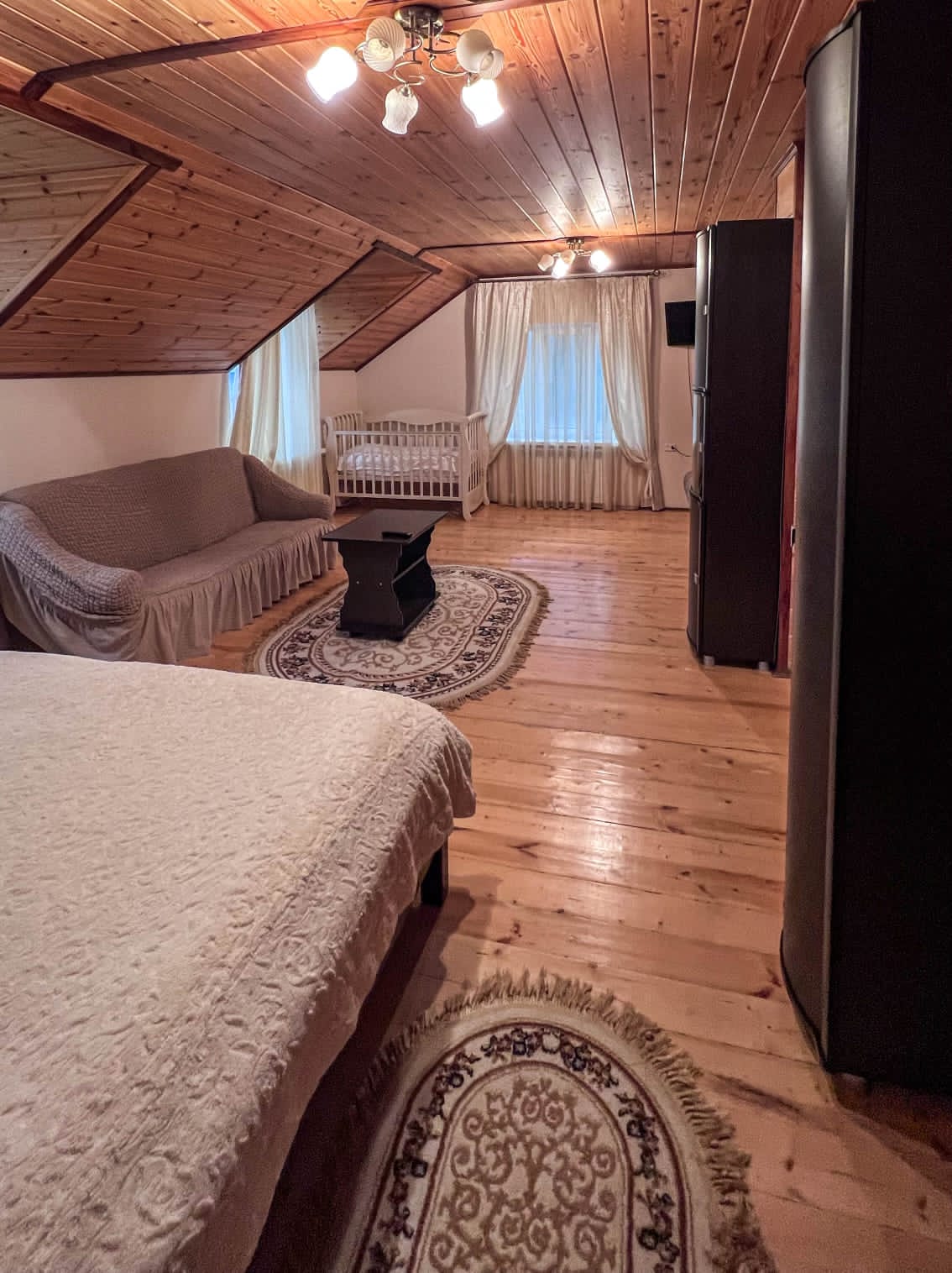 Семейный номер с видом на горы