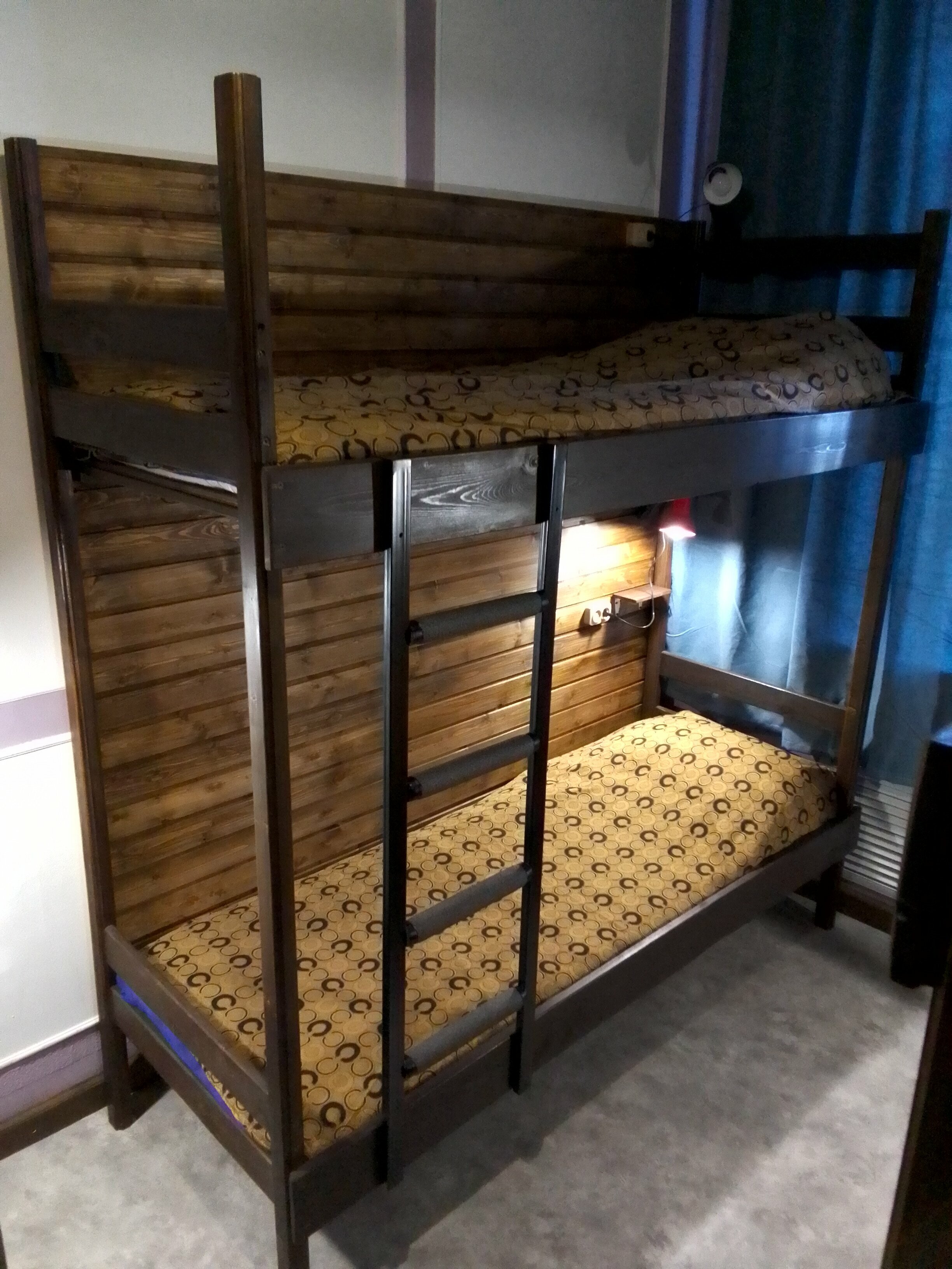 Кровать в общем номере с 4 кроватями