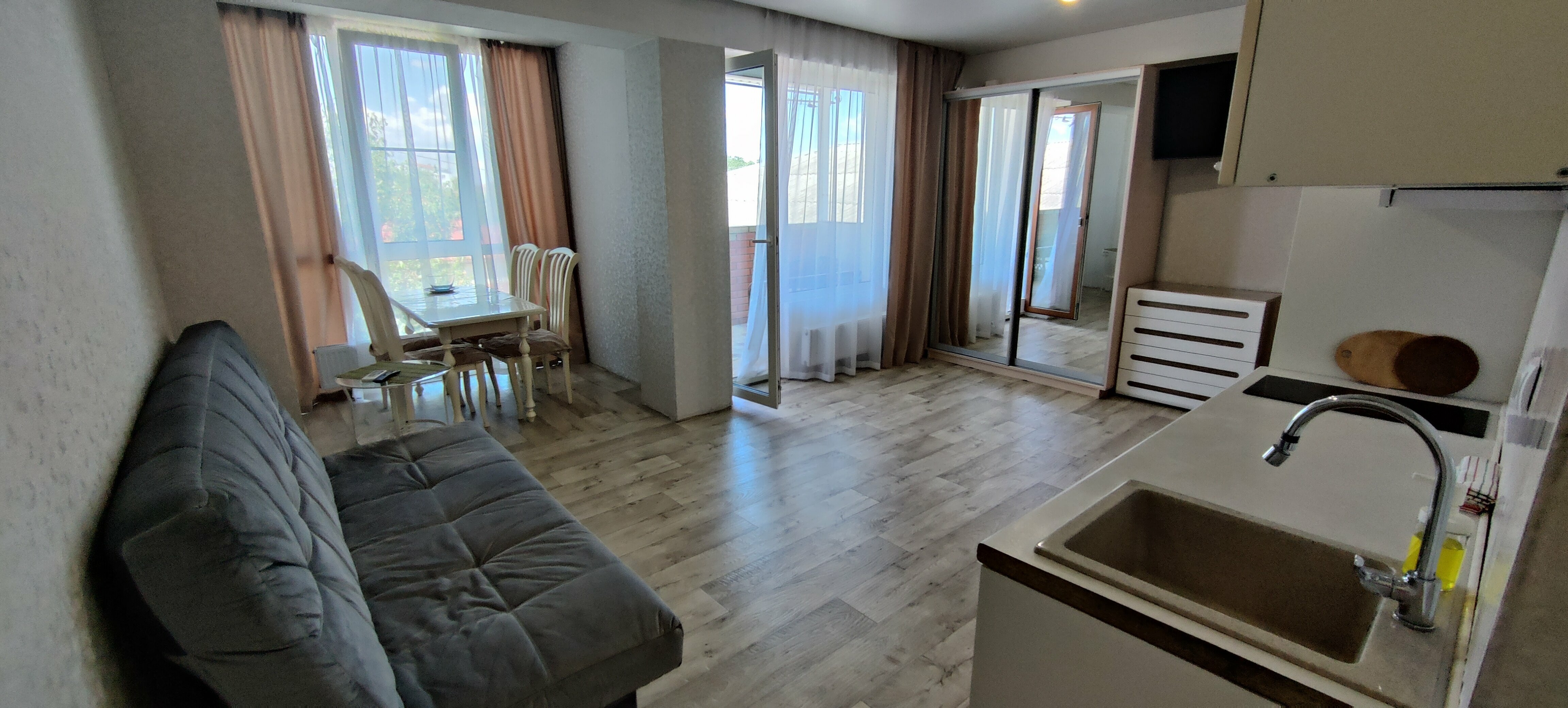 Апартаменты с балконом