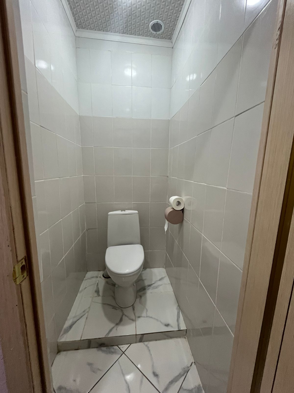 Односпальная кровать в общем номере