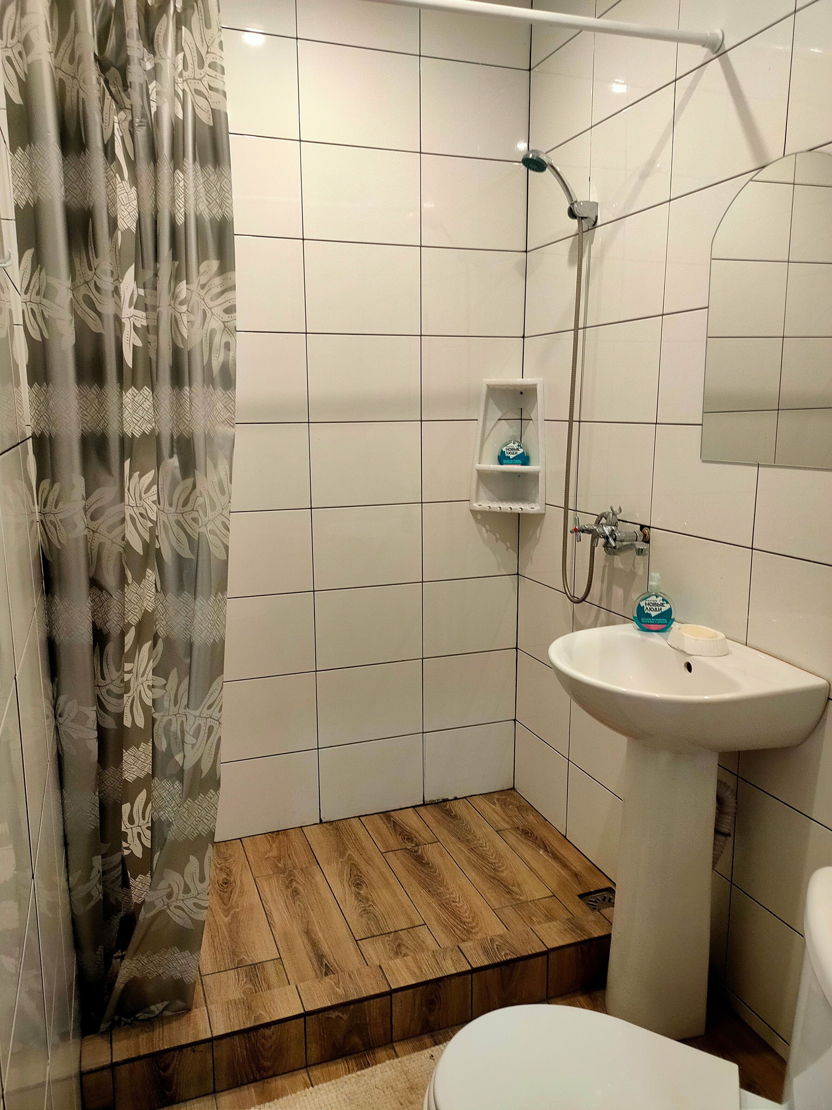 Cемейный номер с собственной ванной комнатой