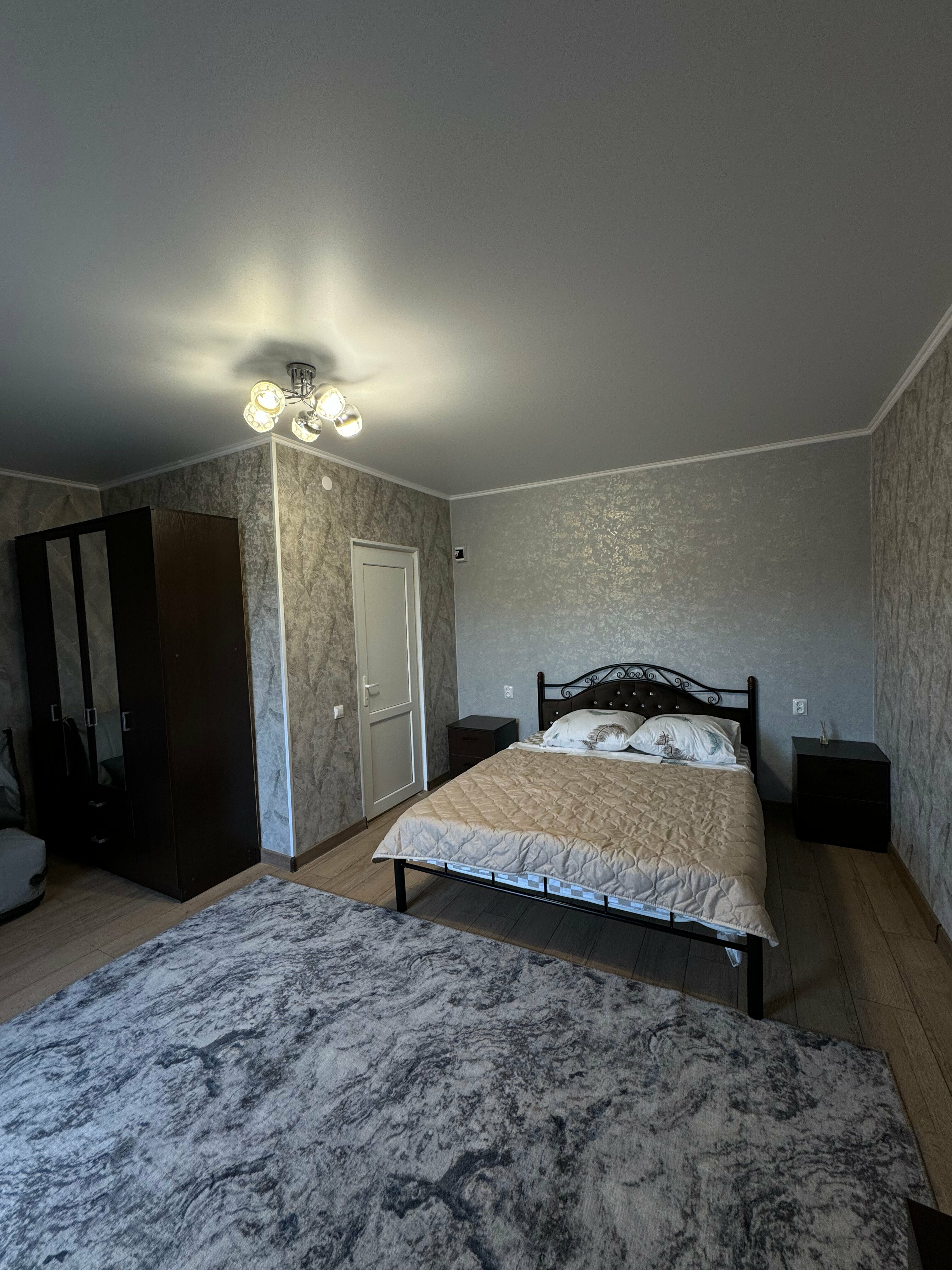 Cемейный номер с собственной ванной комнатой