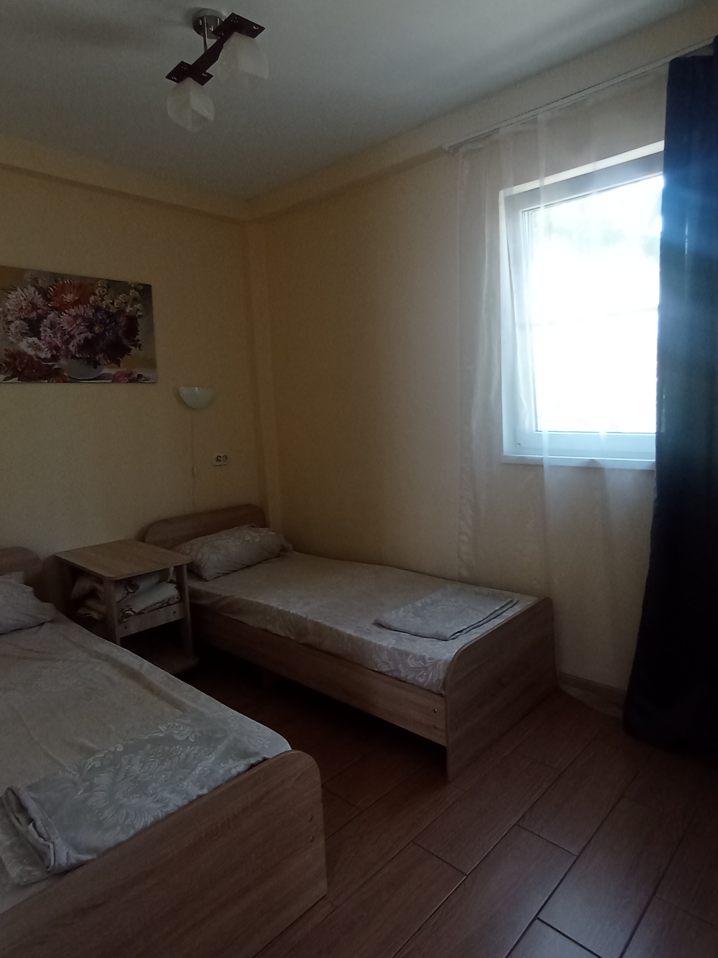 Четырехместный номер с ванной комнатой