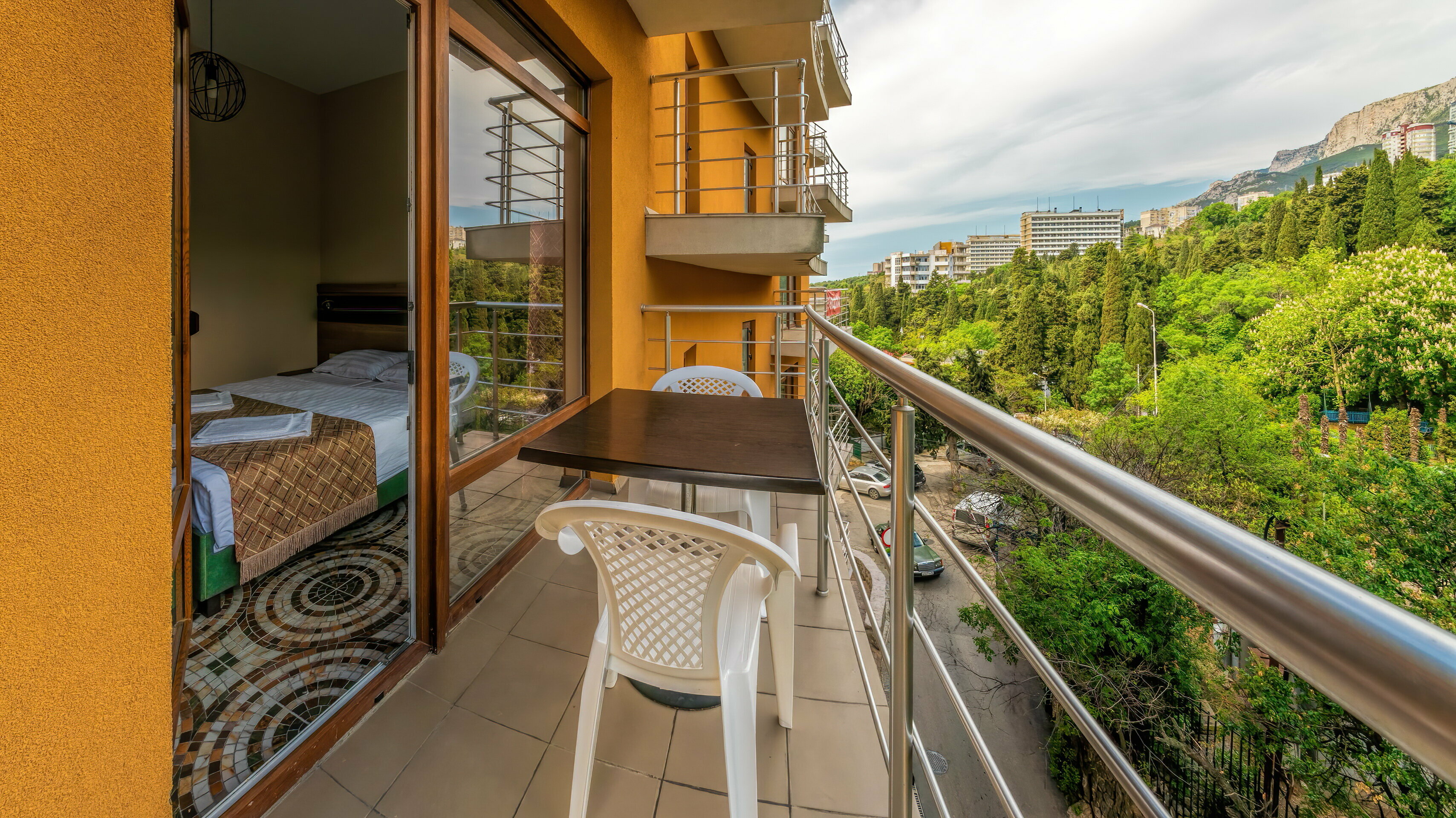 2-комнатные апартаменты с видом на Ай - Петри