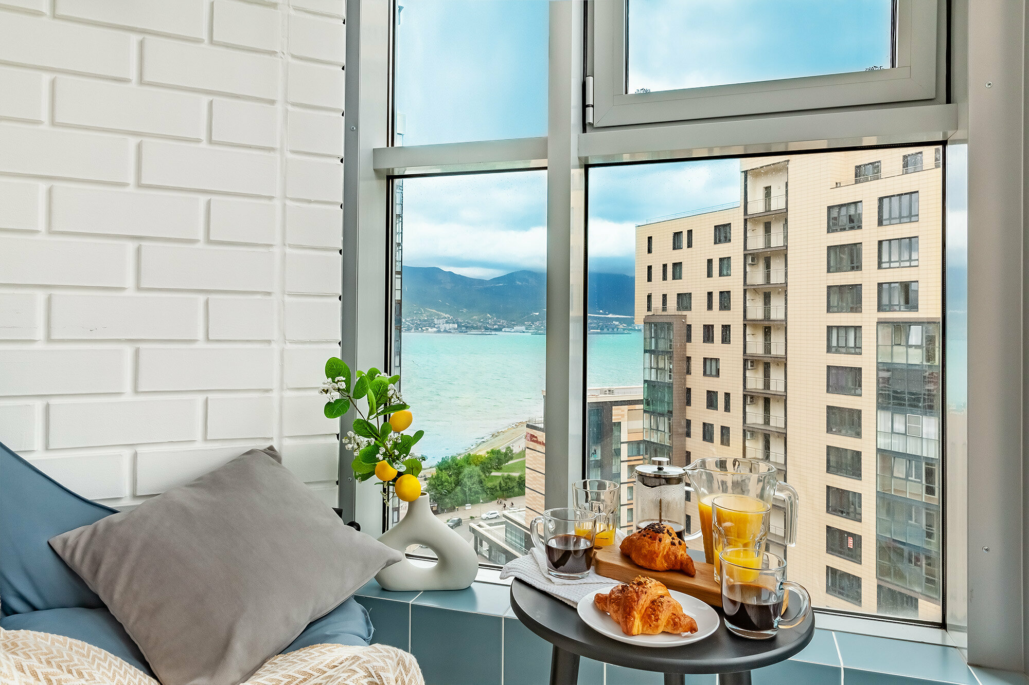 Апартаменты-студия с видом на море