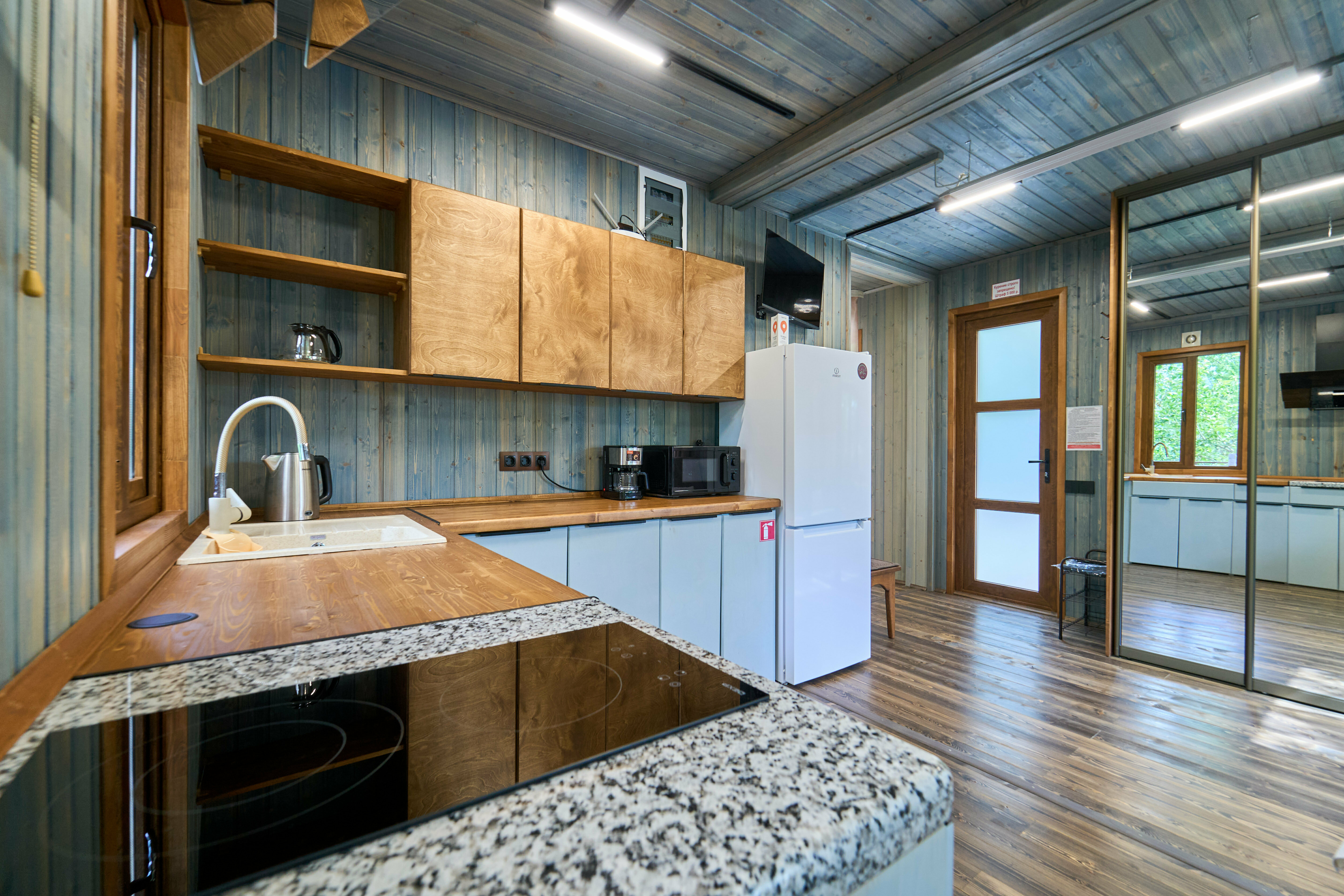 Cемейный номер с собственной ванной комнатой