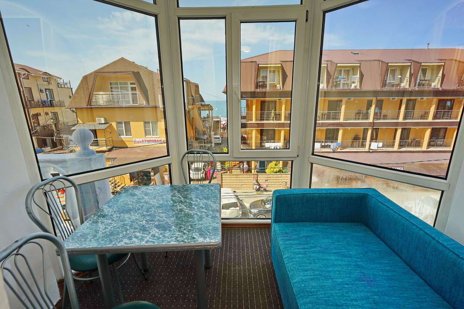 Улучшенный трехместный номер с видом на море