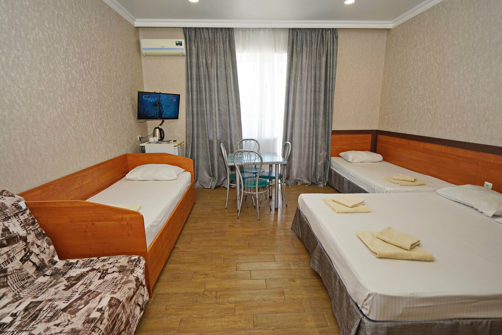 Семейный номер с видом на горы