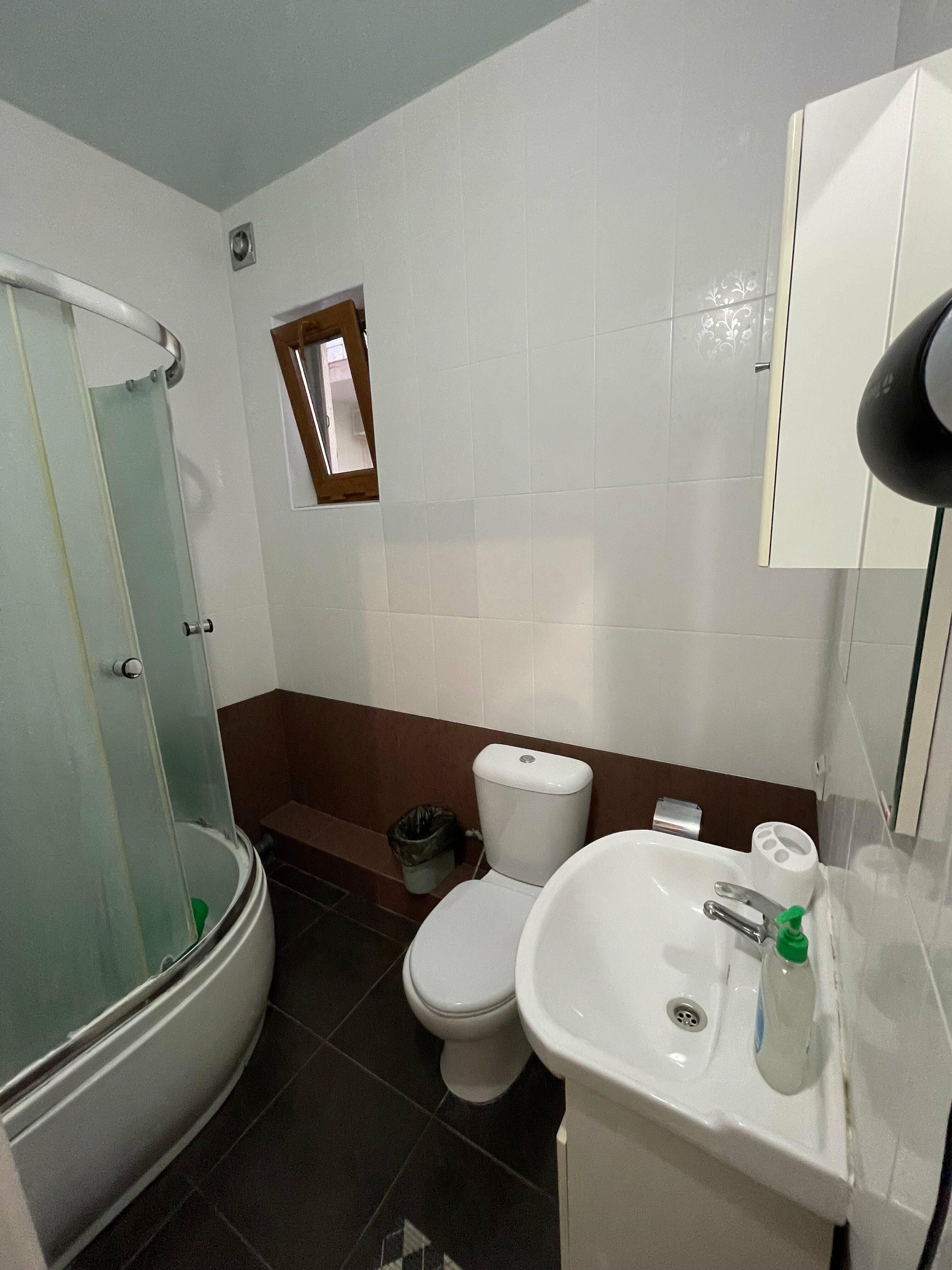 Трехместный номер с балконом