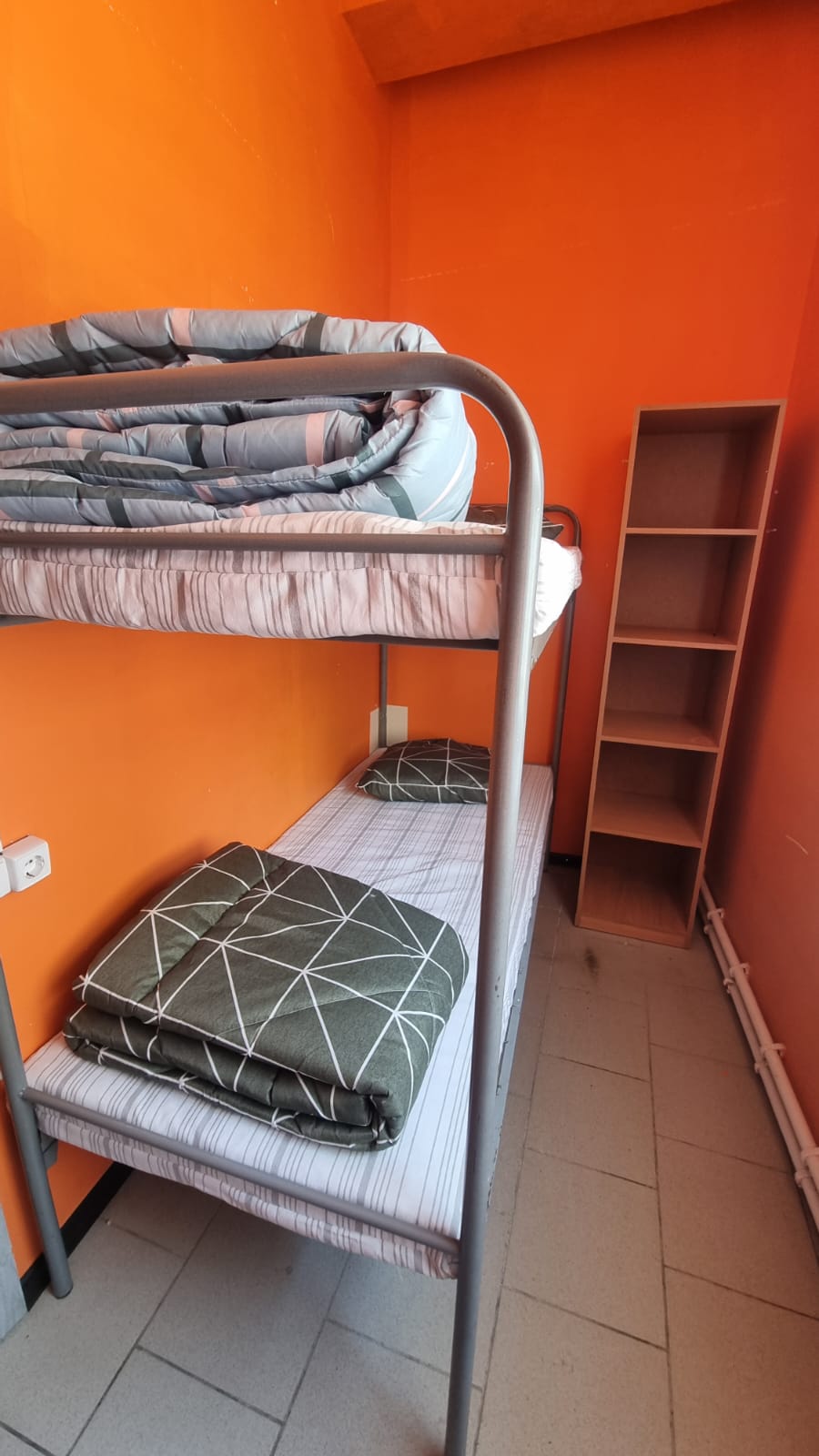 Двухместный номер с 1 кроватью или 2 отдельными кроватями и общей ванной комнатой