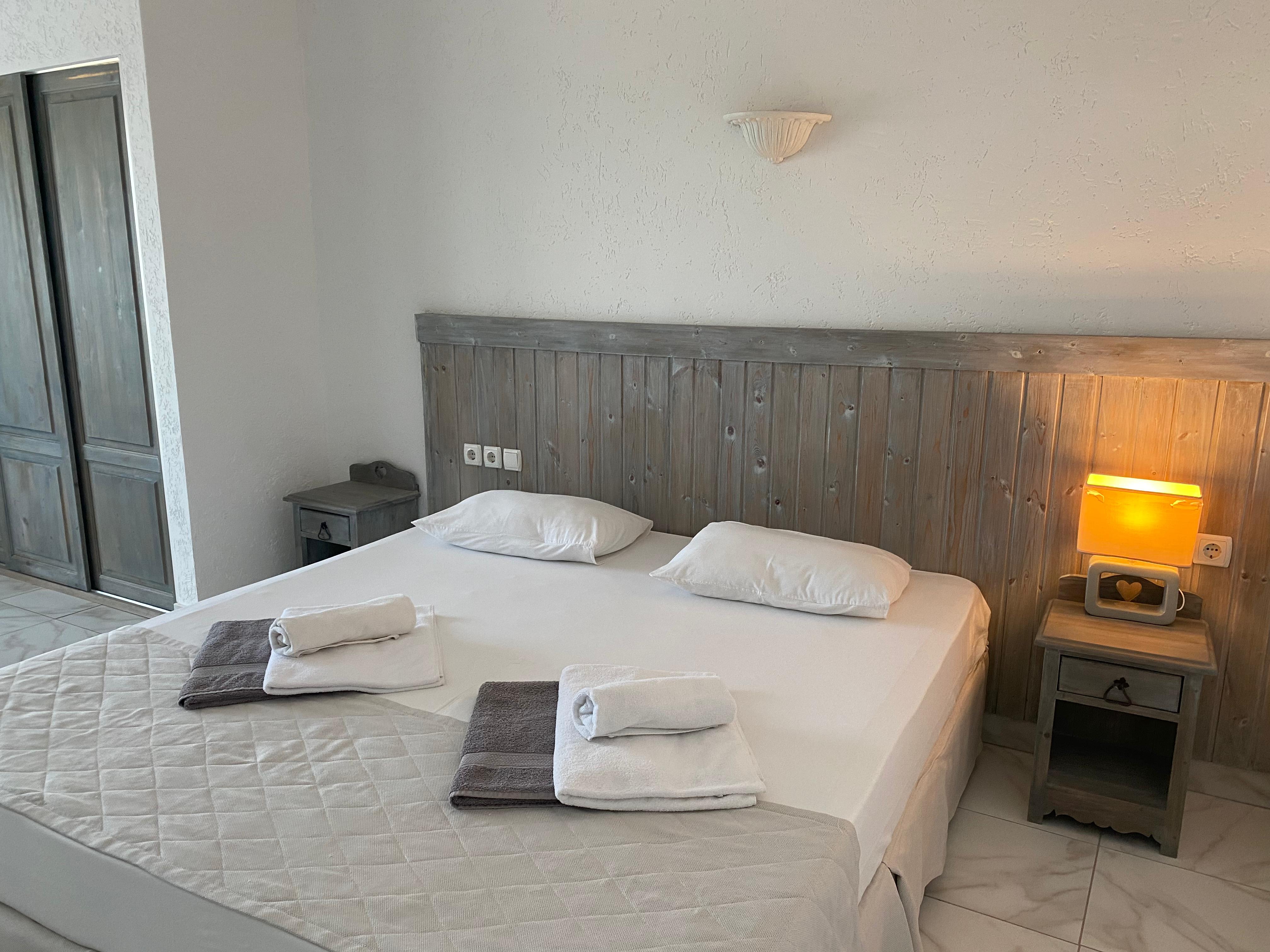 Улучшенный номер с 2 кроватями размера «queen-size»