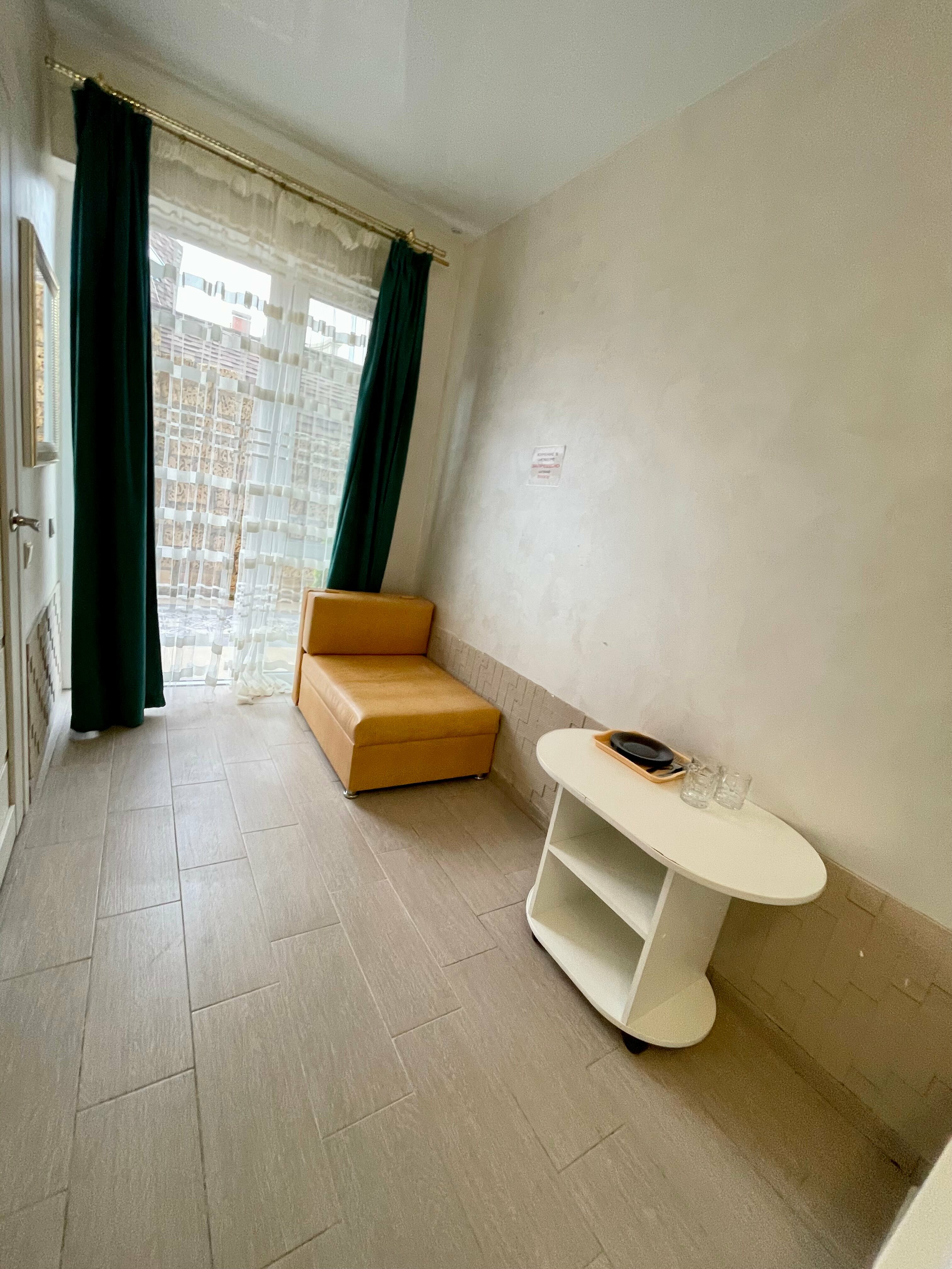 Трехместный номер с террасой