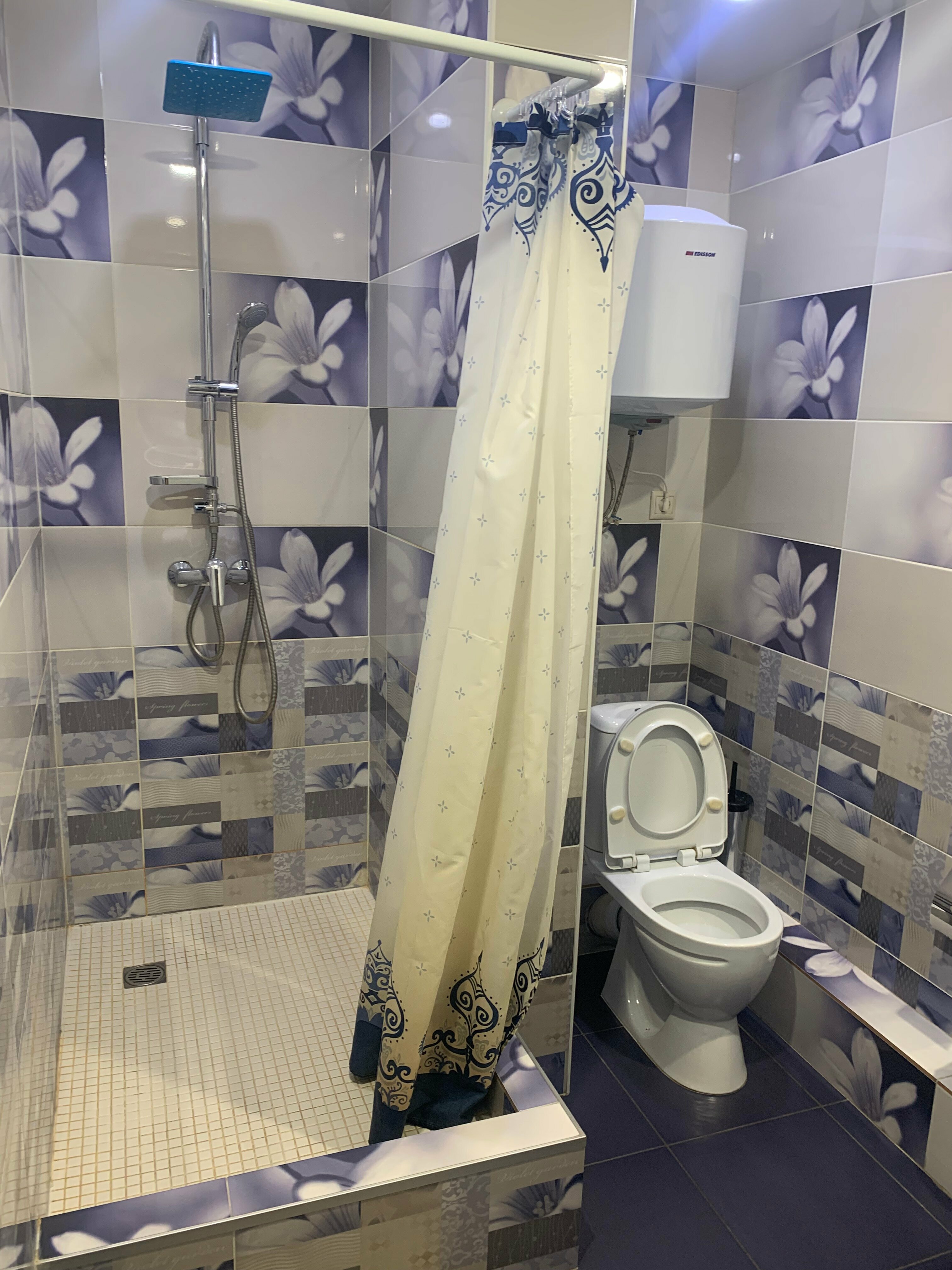 Cемейный номер с собственной ванной комнатой