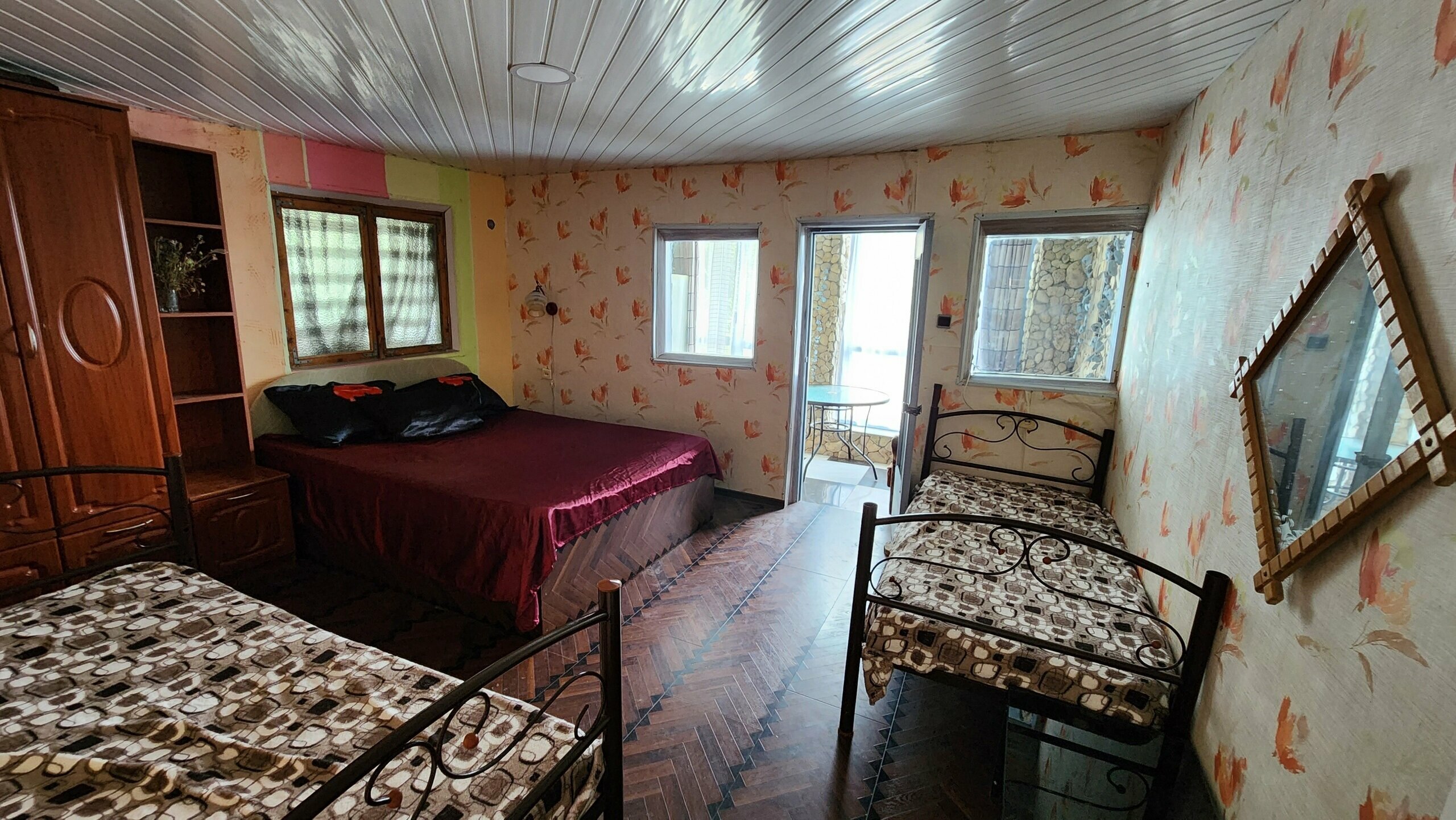 Четырехместный номер с видом на сад