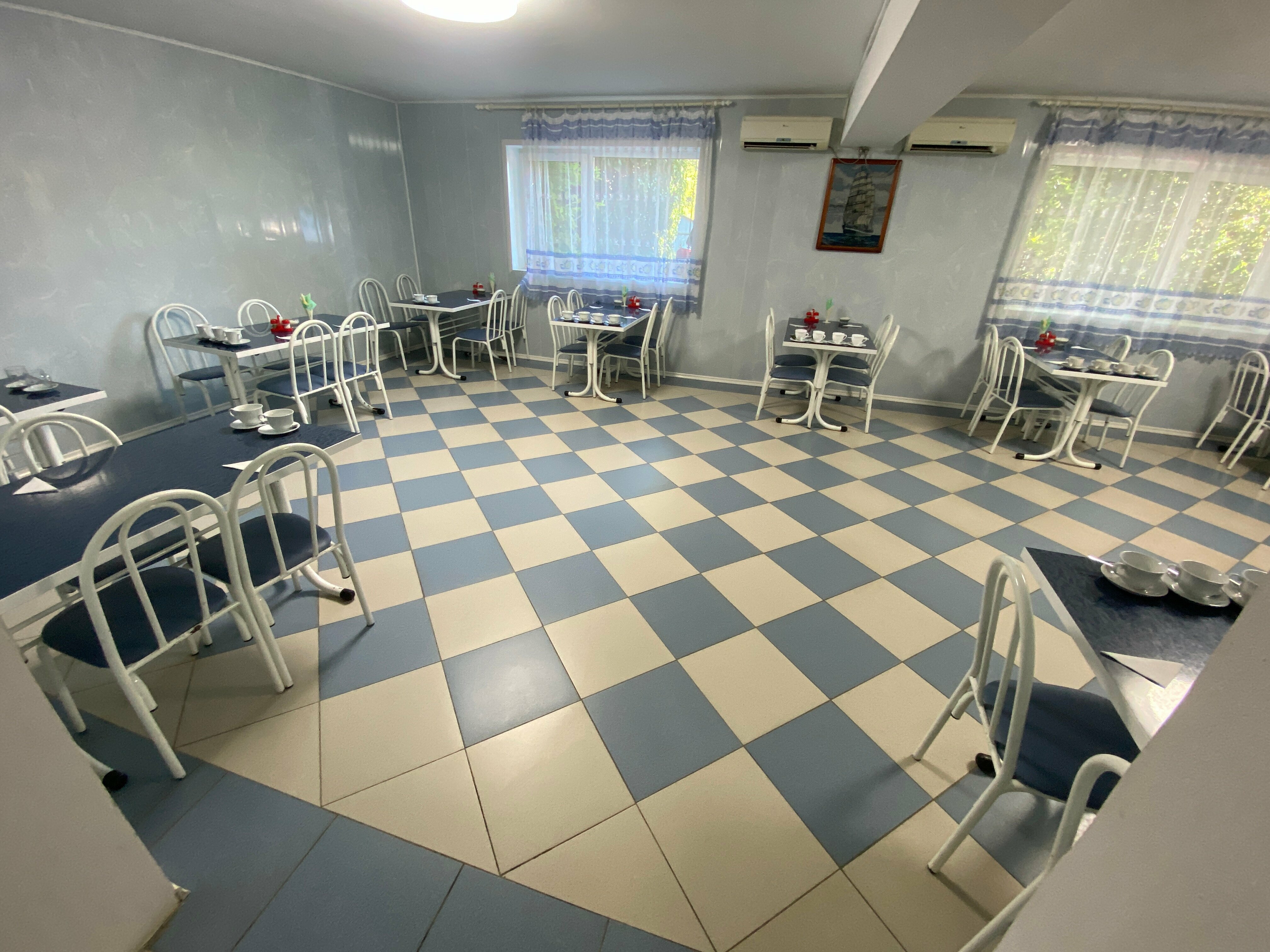 Четырехместный номер с душем