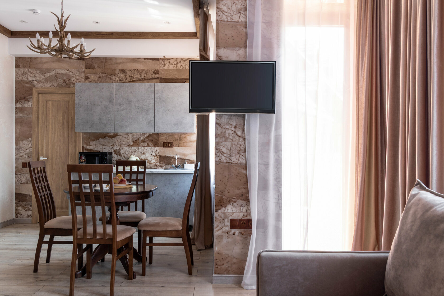 Улучшенный люкс