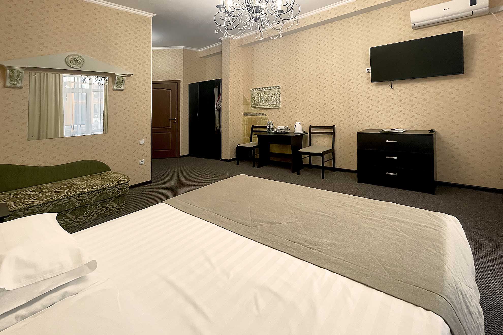 Четырехместный номер с балконом