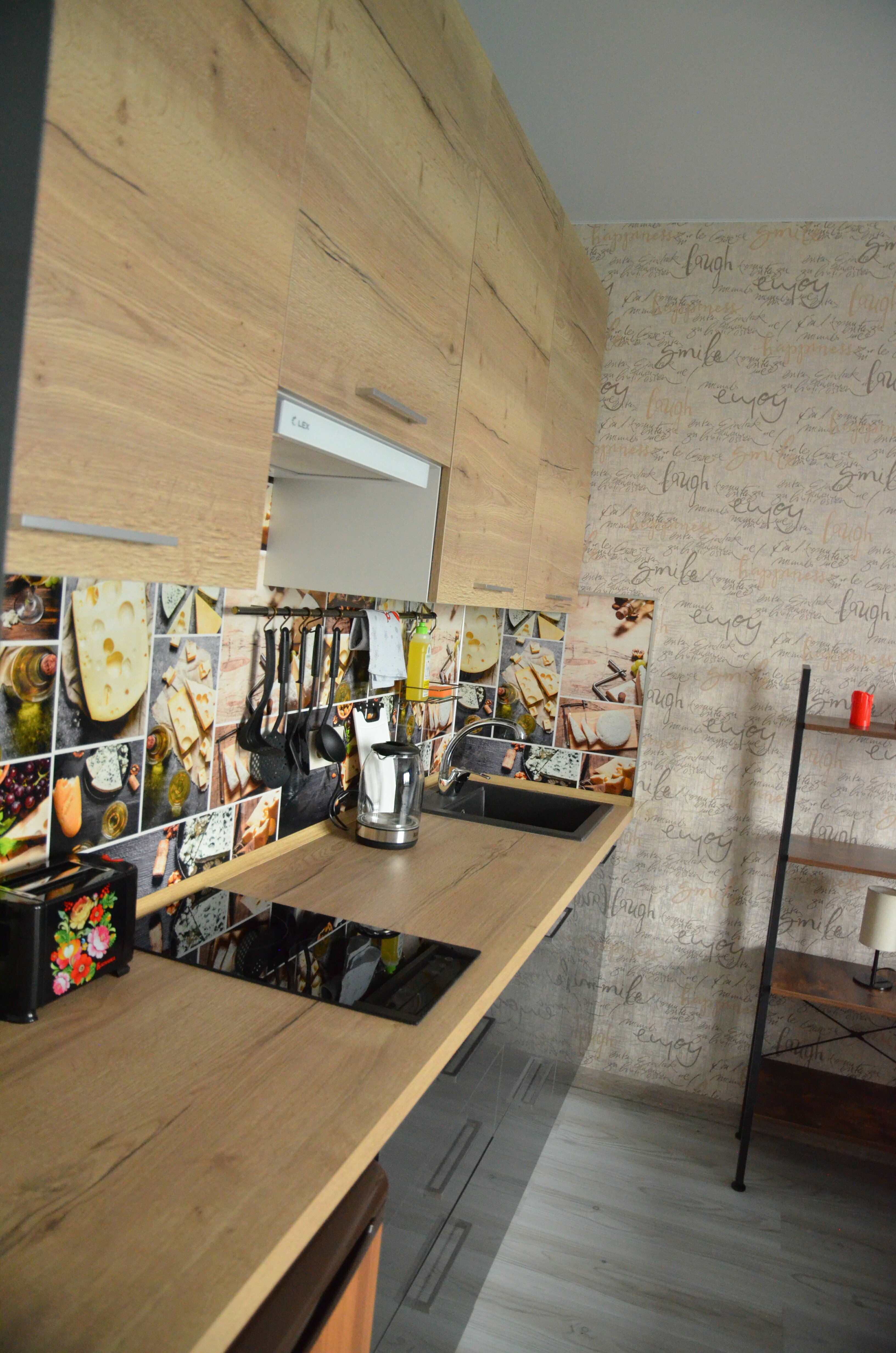 Номер-студия с кроватью размера "king-size" и диван-кроватью