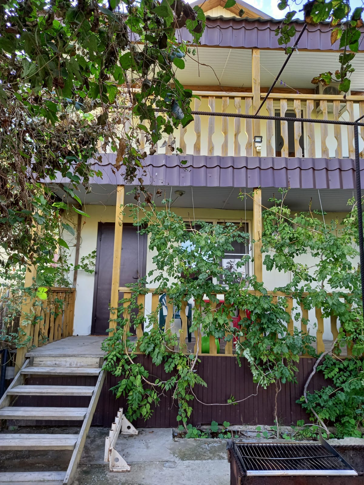 Коттедж с балконом